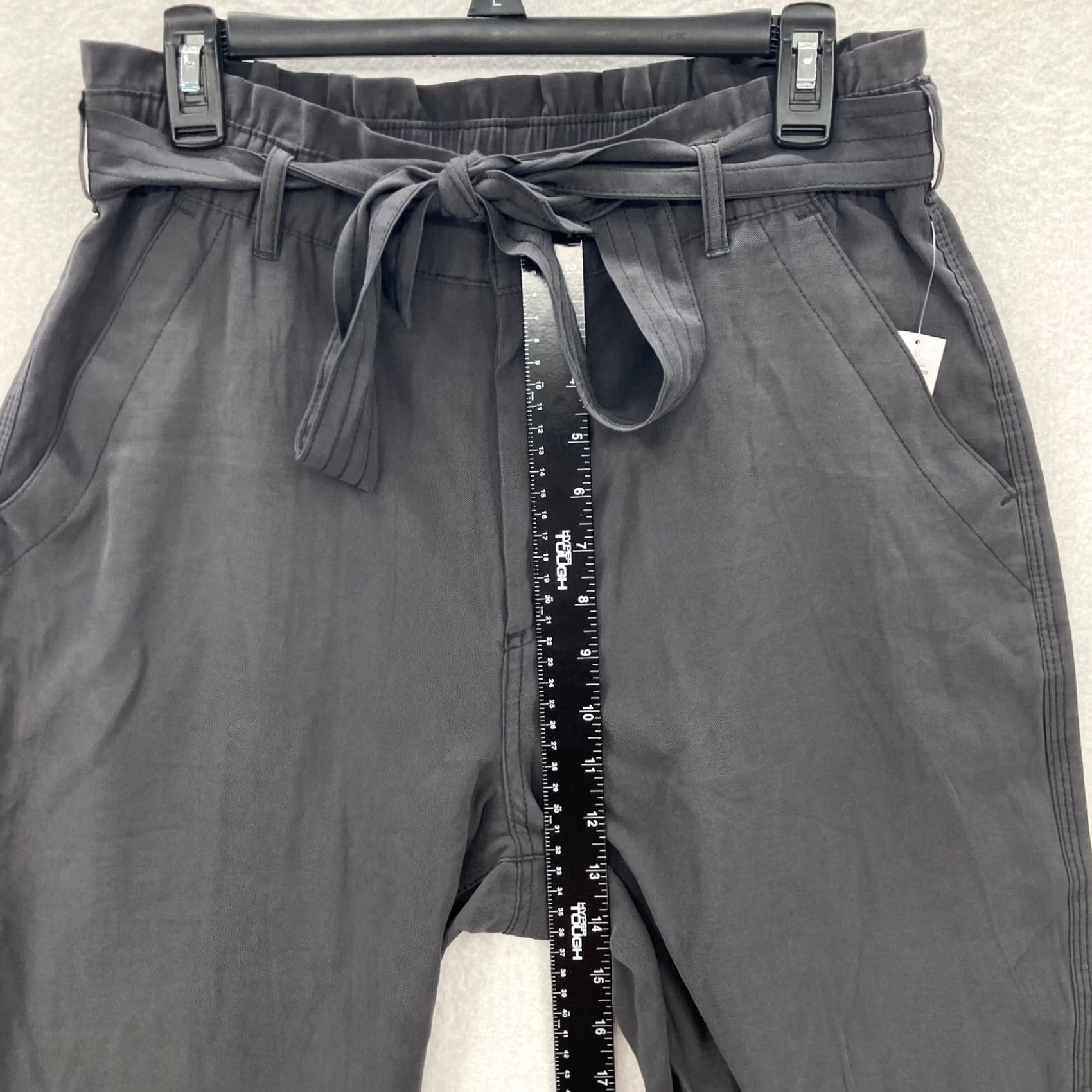 Old Navy Old Navy Womens M Tall Gray Flowy Dress Pants Belted Light Weight High Rise Belted Flat Front Pockets Stretch Comfort Casual Dress Pants Men? Size 32" / US 10 / IT 46 - 7 Thumbnail