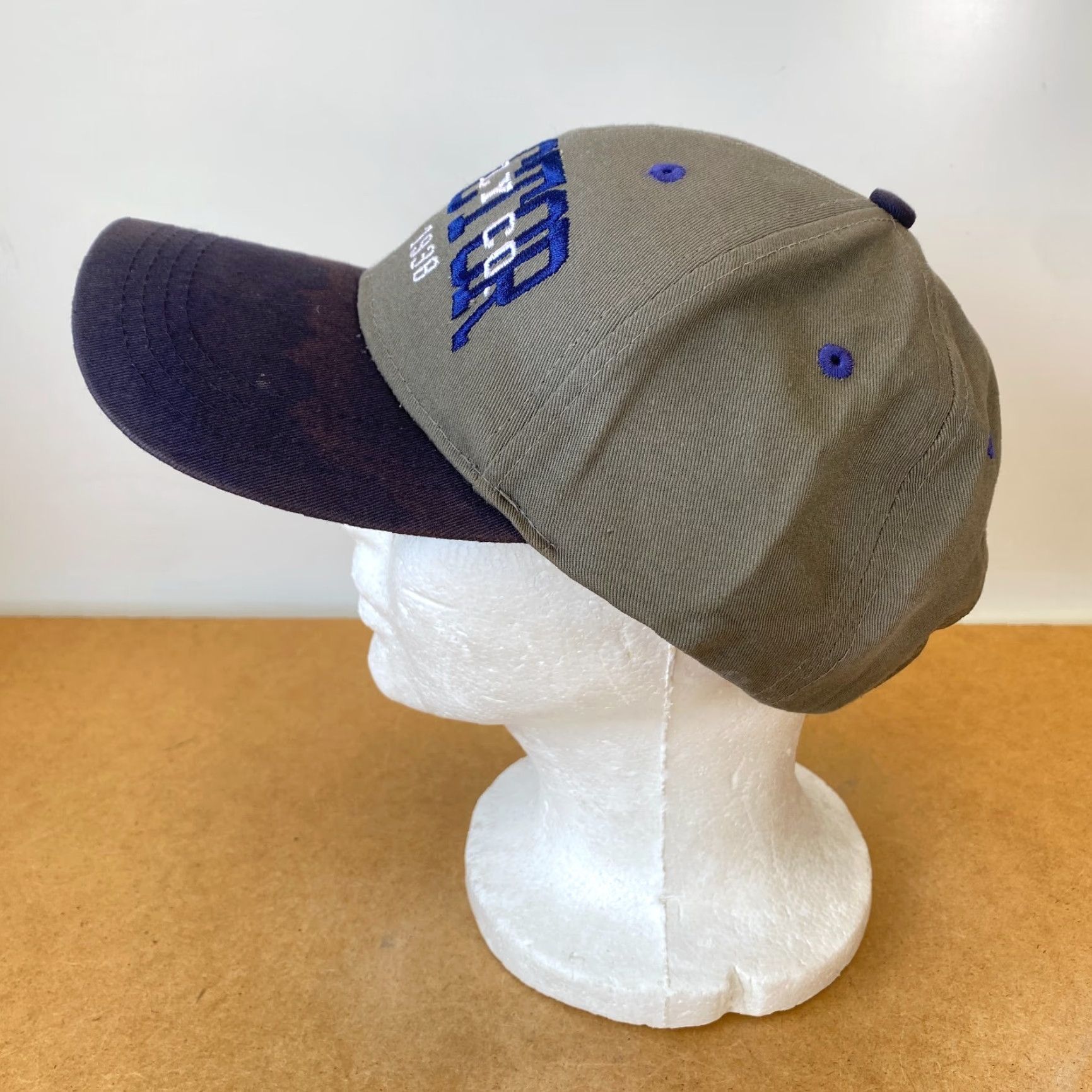 Vintage VINTAGE Tractor Supply Co Strapback Dad Hat Spellout University Gray Blue Adjustable Unisex Adults Baseball Cap Mens Size ONE SIZE - 4 Thumbnail