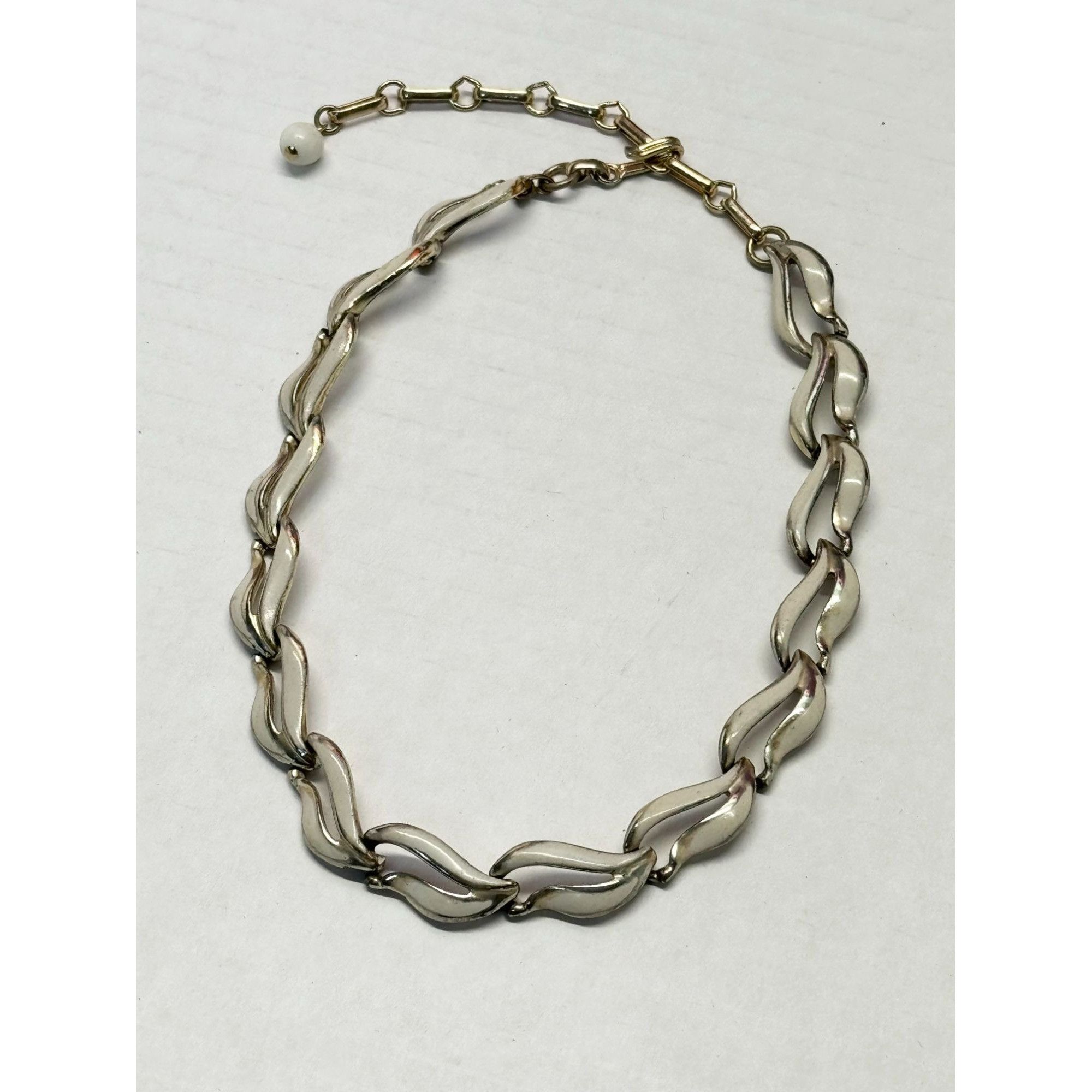 Vintage Vintage white enamel metal necklace Size ONE SIZE - 2 Thumbnail