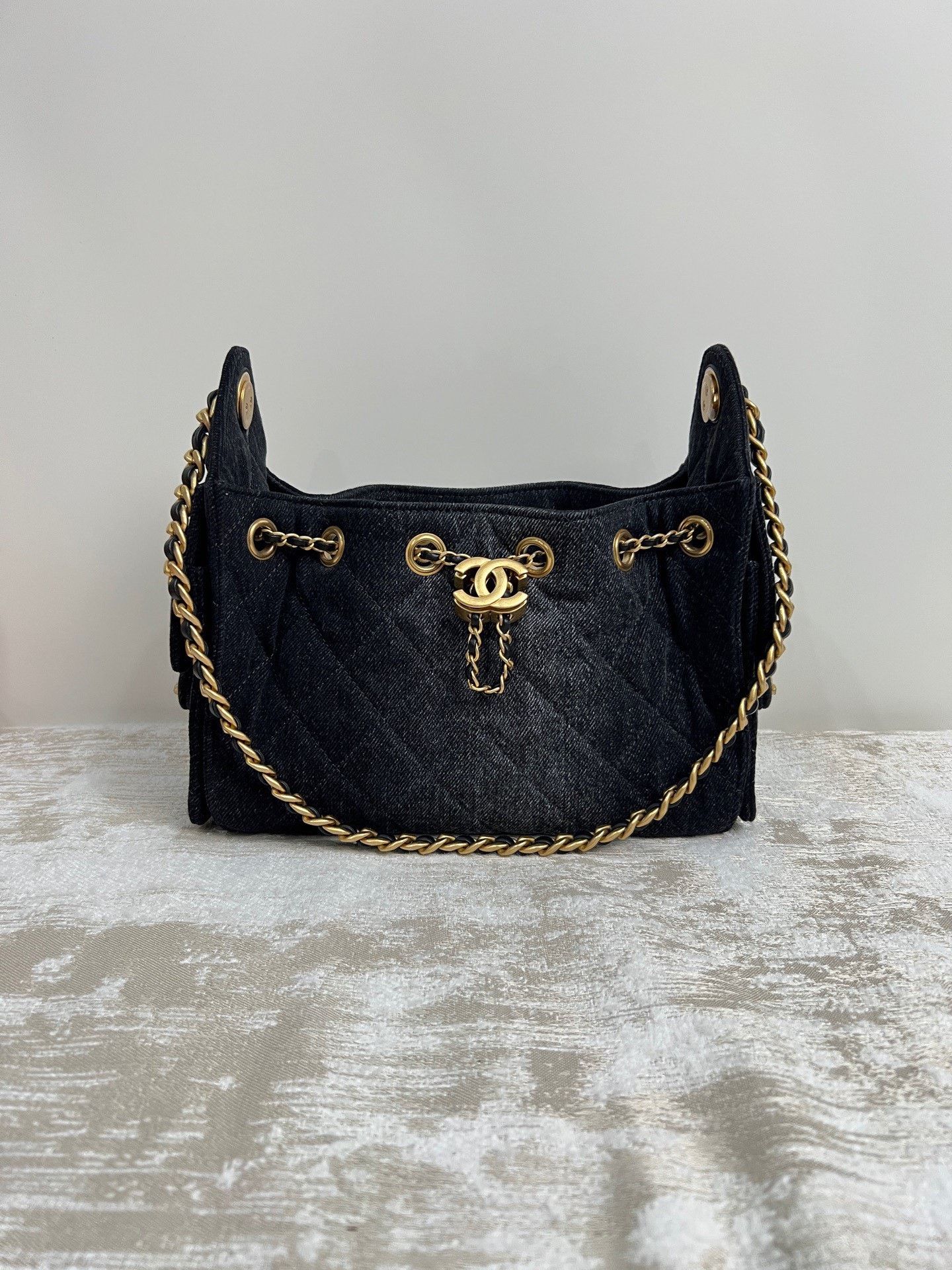 Chanel Pre-loved Bag Very good condition Size ONE SIZE - 1 Thumbnail
