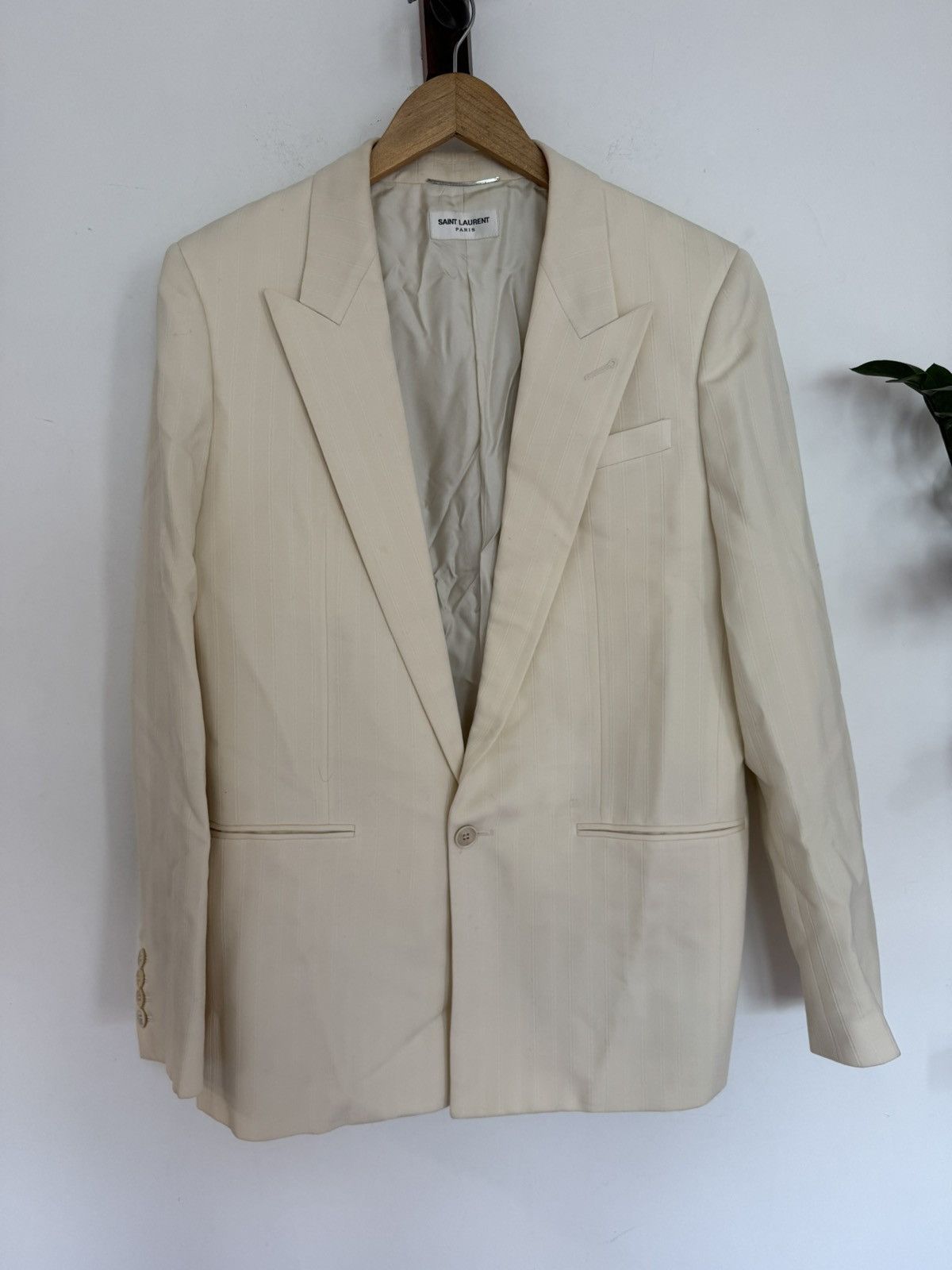 Saint Laurent Paris Ivory Cream Pleated Le Smoking Peaked lapel Size 50R - 1 Thumbnail