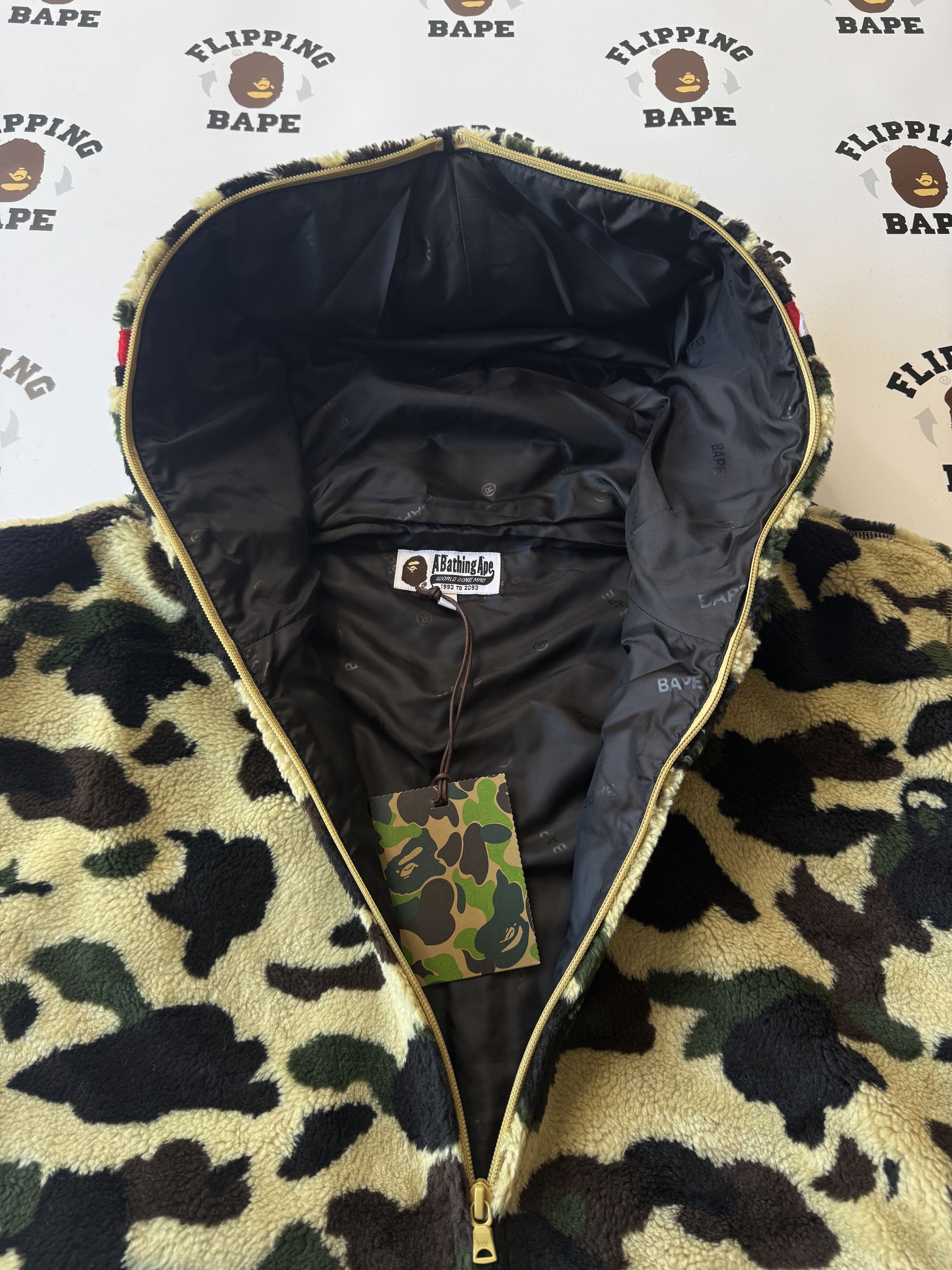 Bape × October's Very Own BAPE 1ST CAMO 2ND SHARK BOA HOODIE JACKET Size US L / EU 52-54 / 3 - 11 Thumbnail