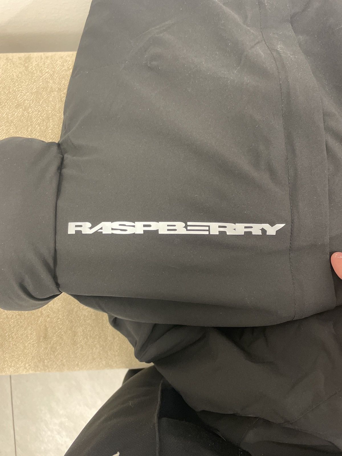 The GV Gallery The GV Gallery Raspberry Hills Balloon Jacket Black M Size US M / EU 48-50 / 2 - 5 Thumbnail