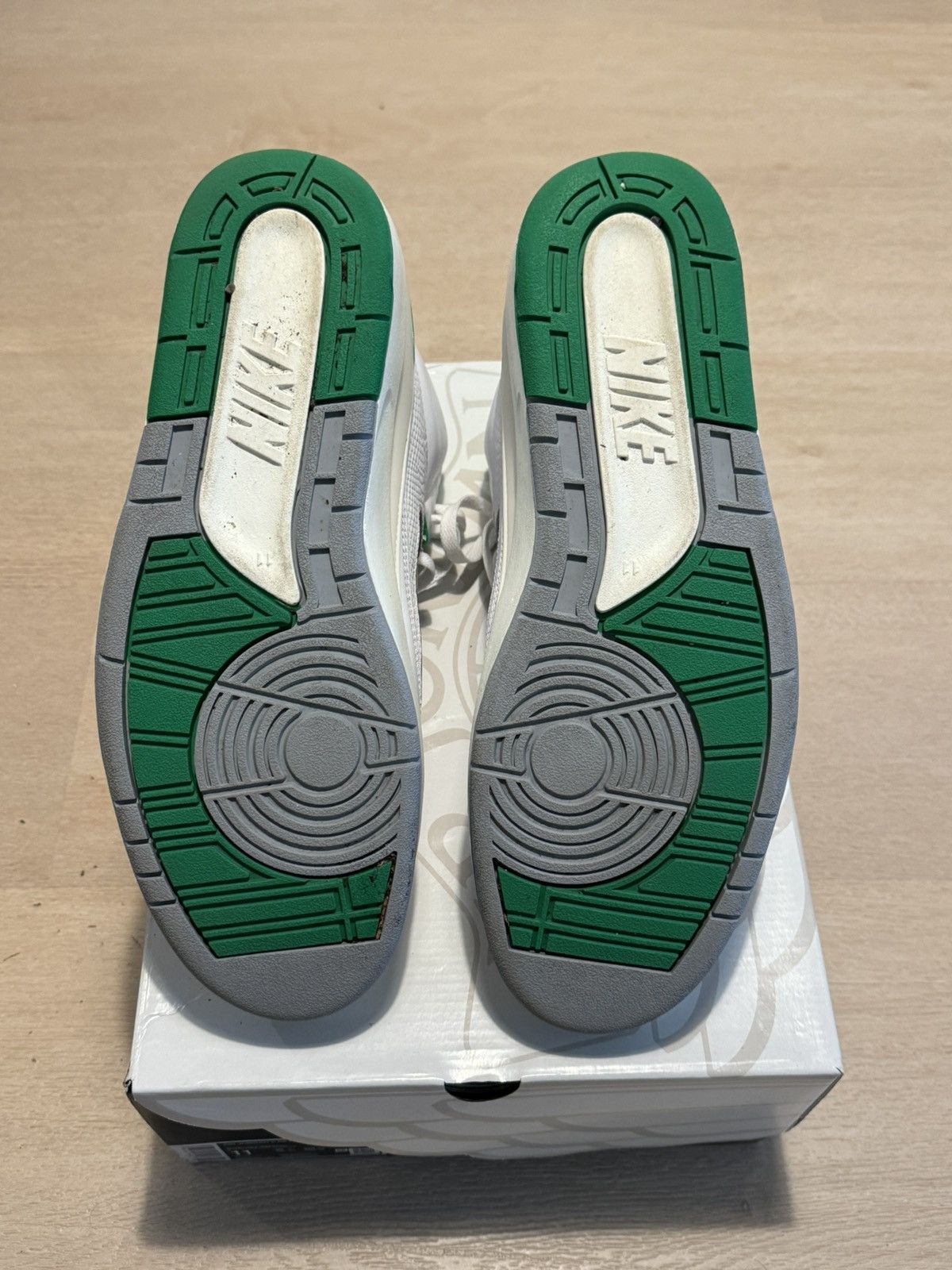 Jordan Brand AIR JORDAN 2 LUCKY GREEN🍀 Size US 11 / EU 44 - 6 Thumbnail