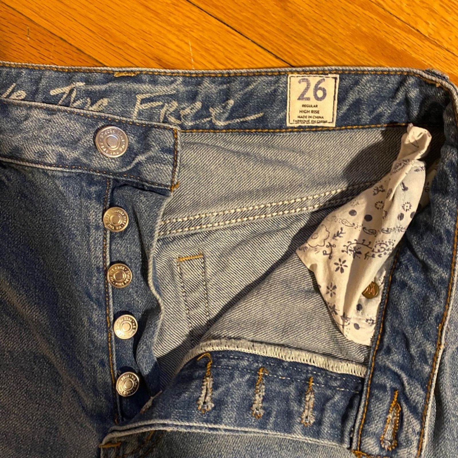 Free People Free People High-Rise Regular Button Fly Raw Hem Jeans - 26 Size 26" / US 2 / IT 38 - 6 Thumbnail