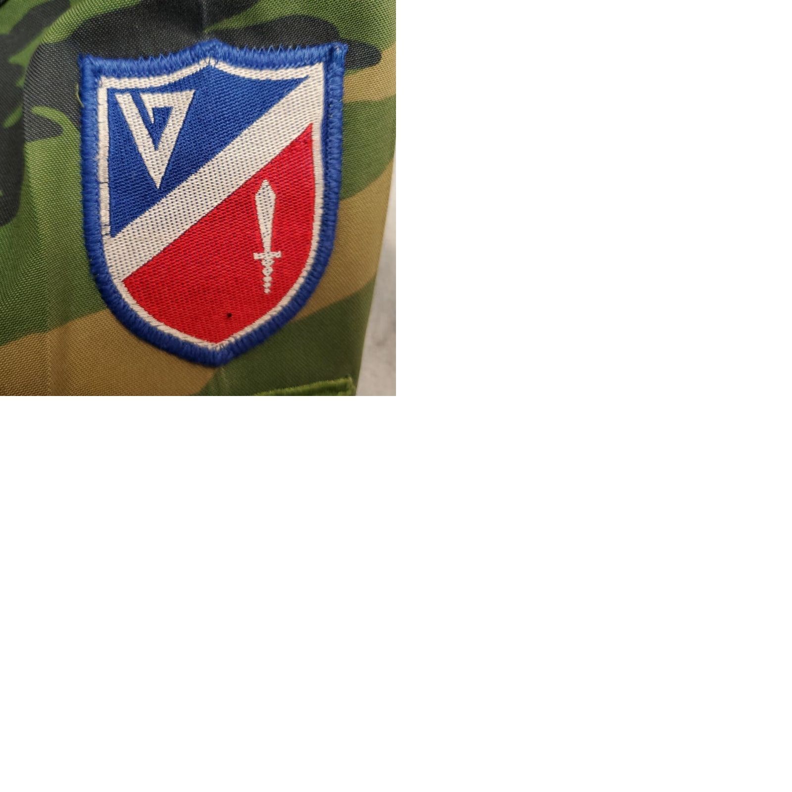 Vintage VTG Woodland Camo Jacket Mens L Green Camouflage 17th infantry South Korea ROK Shirt/Military Jacket Mens L Green Camouflage 17th infantry ROK Size US L / EU 52-54 / 3 - 10 Thumbnail