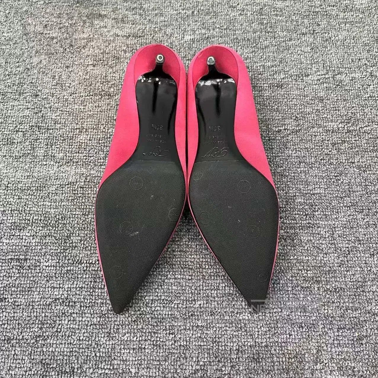 Roger Vivier Roger Vivier RV Silk Satin Diamond Heels. Size US 6.5 / IT 36.5 - 5 Thumbnail