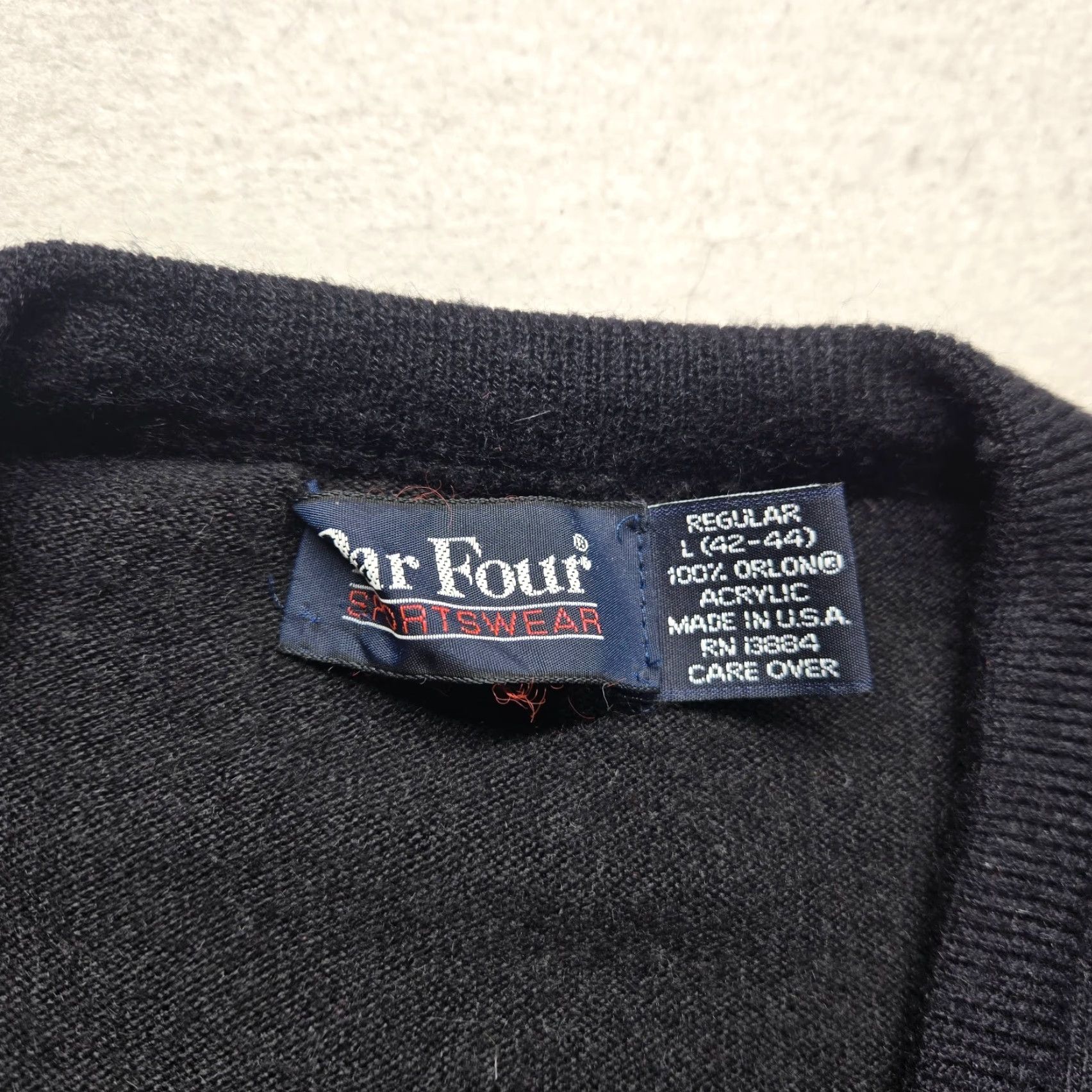 Vintage VINTAGE Par Four Black USA Made Pullover Acrylic Sweater Vest Adult Men's L Size US L / EU 52-54 / 3 - 2 Thumbnail