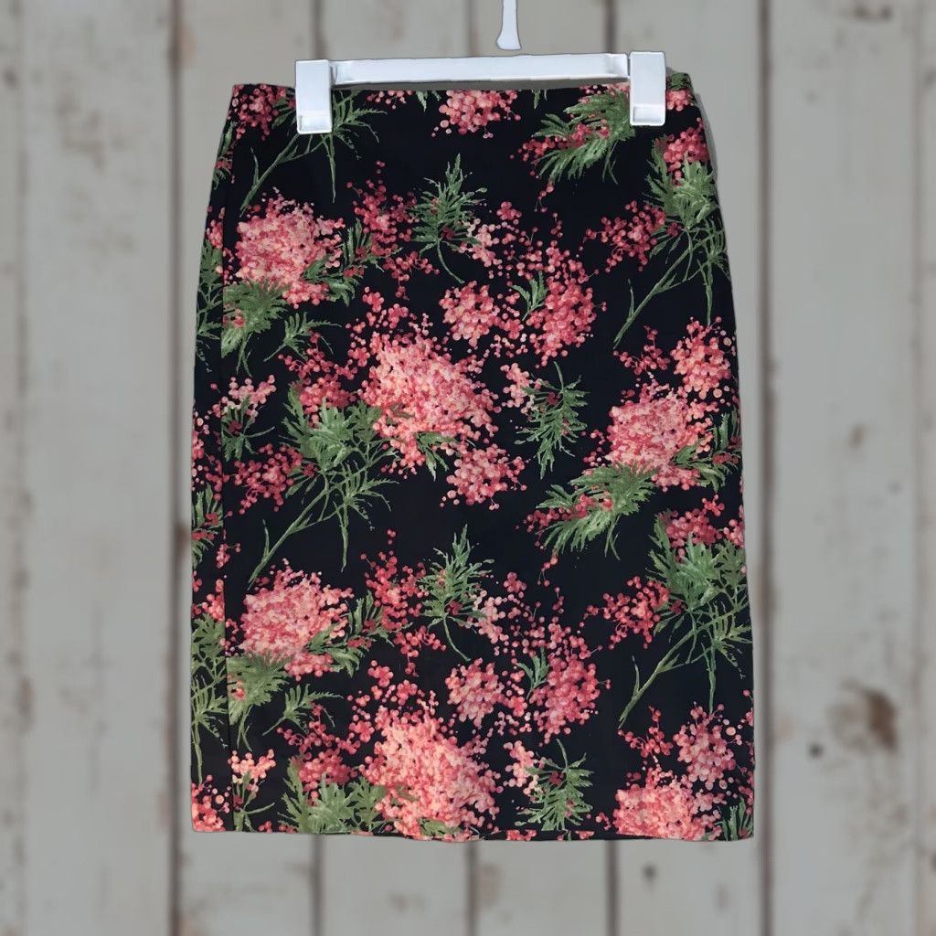 Talbots Talbots Floral Pencil Midi Skirt Womens Size 4 Black Multi Lightweight Stretch Workwear Size 27" / US 4 / IT 40 - 1 Thumbnail