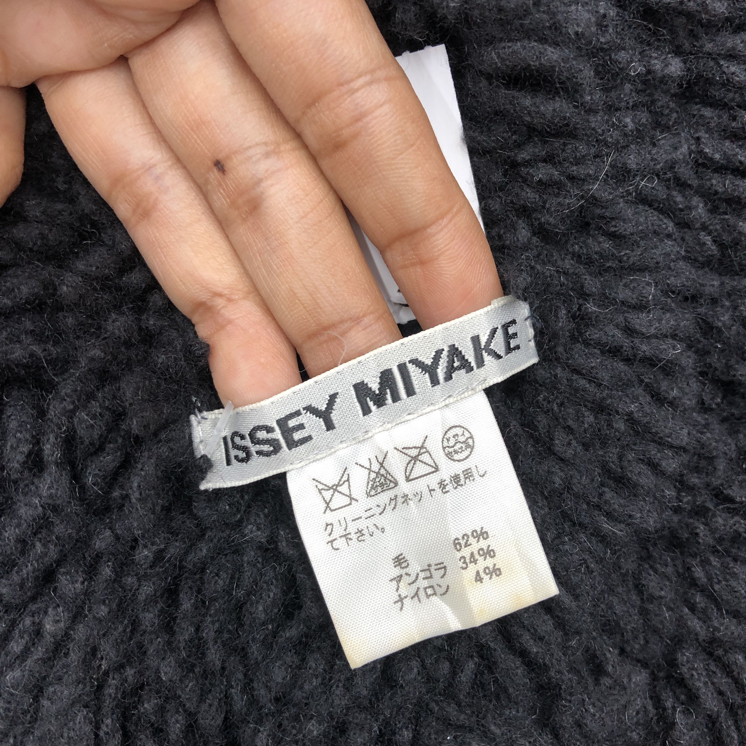 Issey Miyake Vintage Issey Miyake Scarf Muffler Wool Winter Scarves Size ONE SIZE - 4 Thumbnail