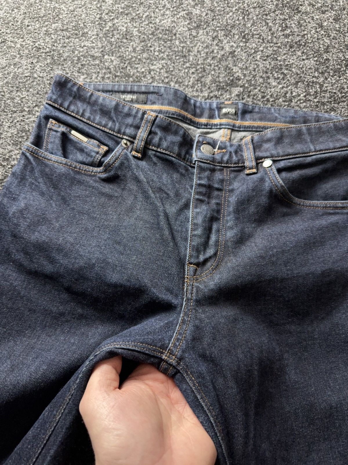 Hugo Boss Luxury Hugo Boss Candiani Denim Dark Blue Jeans Straight Fit Size US 33 - 6 Thumbnail
