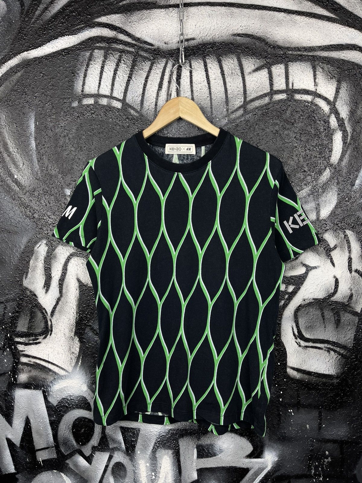 H&M × Kenzo Kenzo x H&M Black/Green Short Sleeve T-Shirt Men’s Size XS Size US XS / EU 42 / 0 - 2 Thumbnail