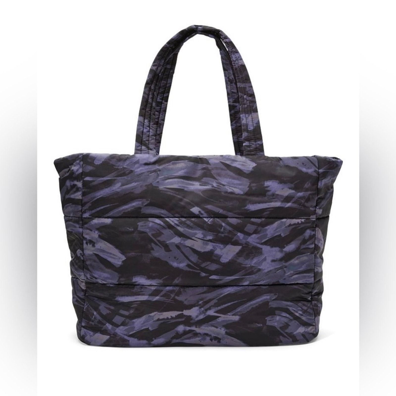 Victoria's Secret 🎉LAST PIECE🎉Victoria Secret Live on point‎ Puffer tote Size ONE SIZE - 2 Thumbnail