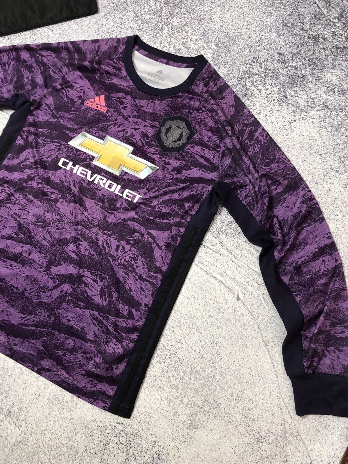 Adidas Soccer jersey Manchester United adidas size Xl y2k sport USA Size US M / EU 48-50 / 2 - 3 Thumbnail