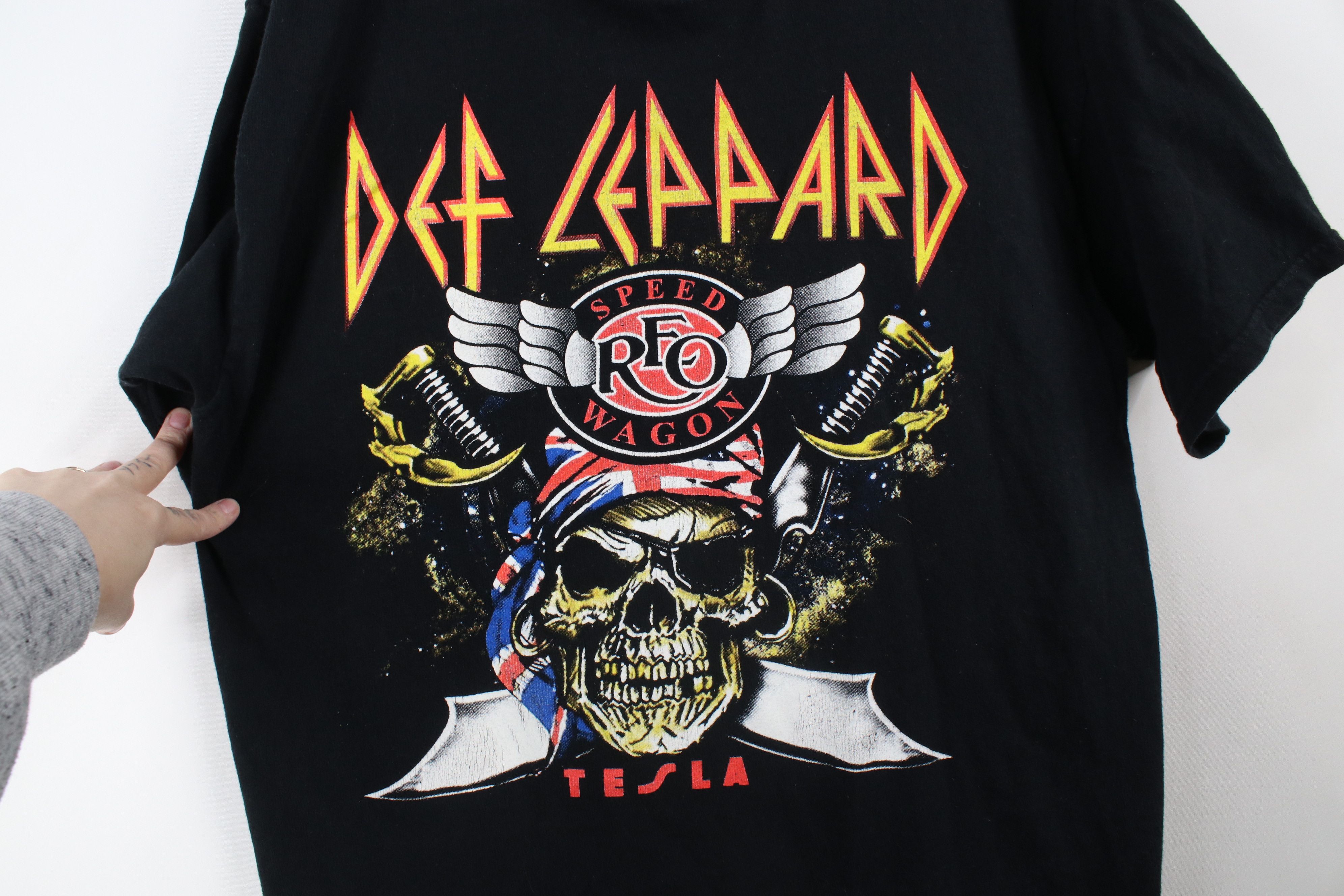 Vintage Vintage Tour Def Leppard REO Speed Wagon Band T-Shirt Size US XL / EU 56 / 4 - 4 Thumbnail