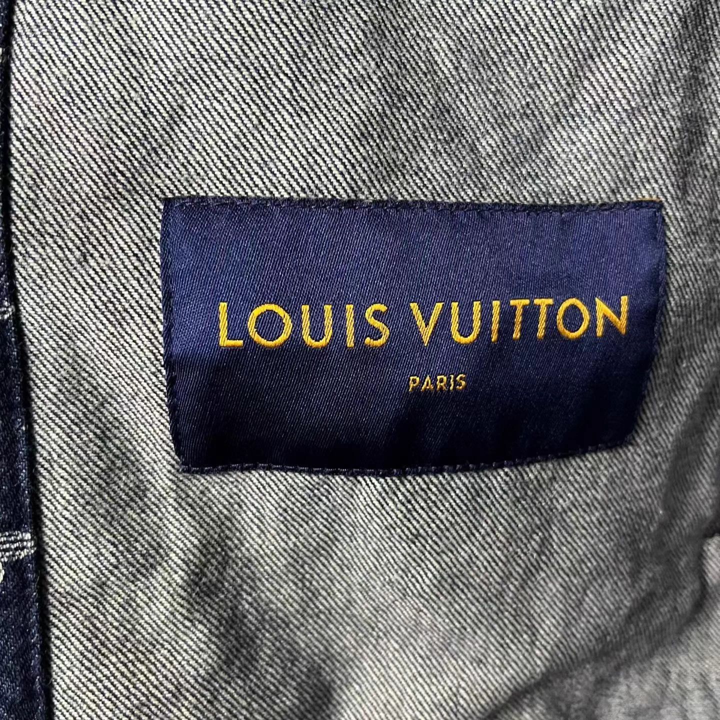Louis Vuitton Louis Vuitton blue all-over logo monogramcasual denim jacket Size US M / EU 48-50 / 2 - 3 Thumbnail