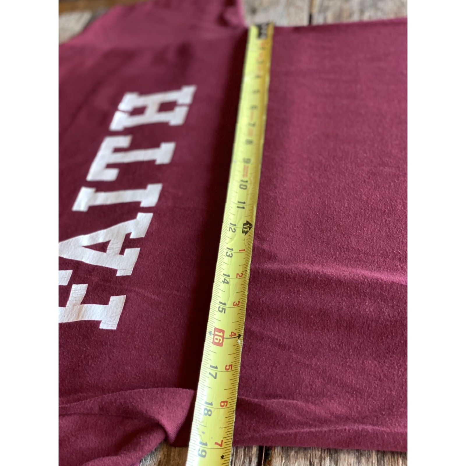 Vintage VINTAGE Molloy College Volleyball T-Shirt Mens Small Short Sleeve Red Faith Maroon S Cotton Blend Solid N/A Size US S / EU 44-46 / 1 - 8 Thumbnail
