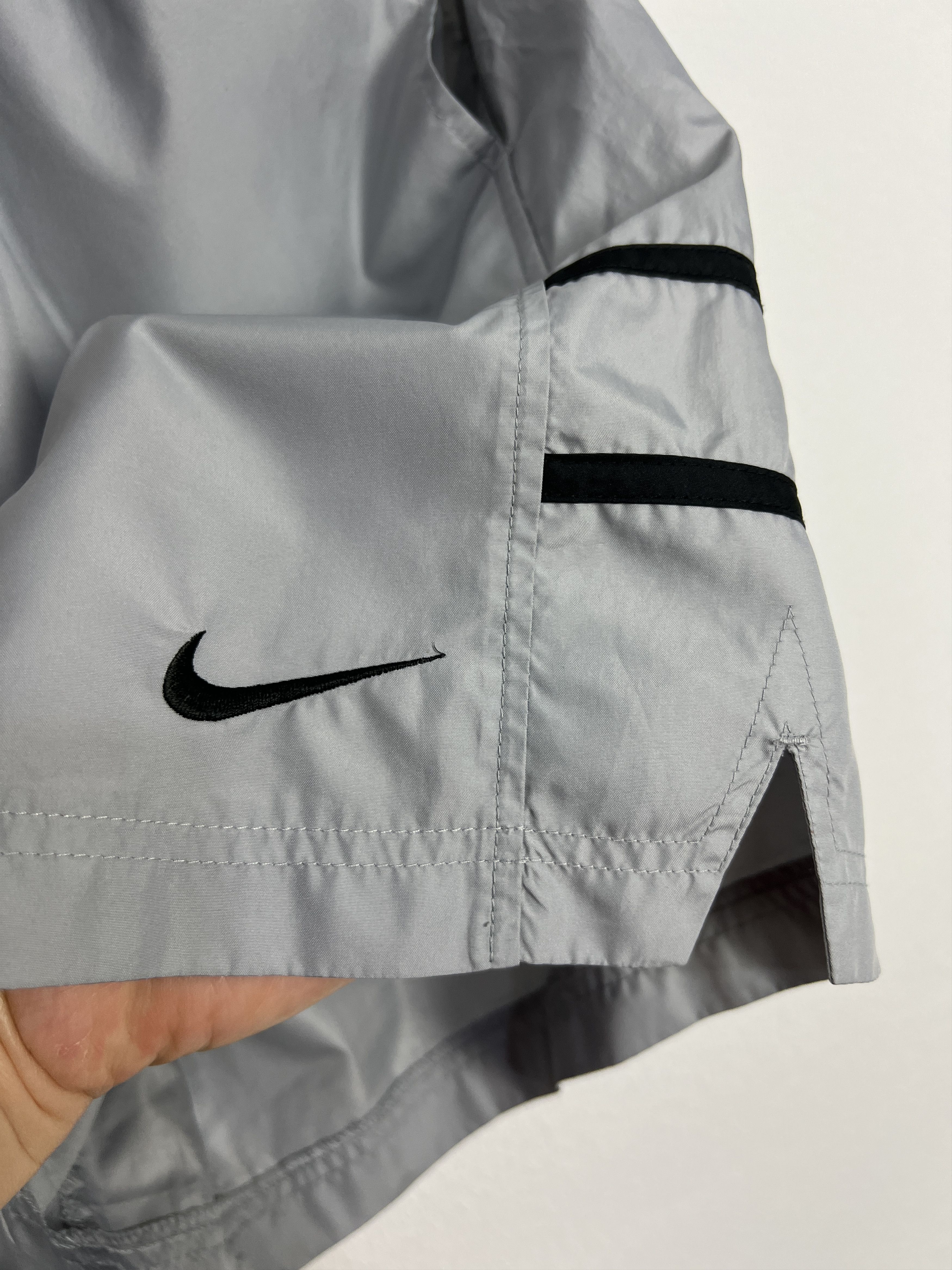Nike Vintage Nike Leeds United Football Shorts Soccer Mens L Size US 34 / EU 50 - 3 Thumbnail