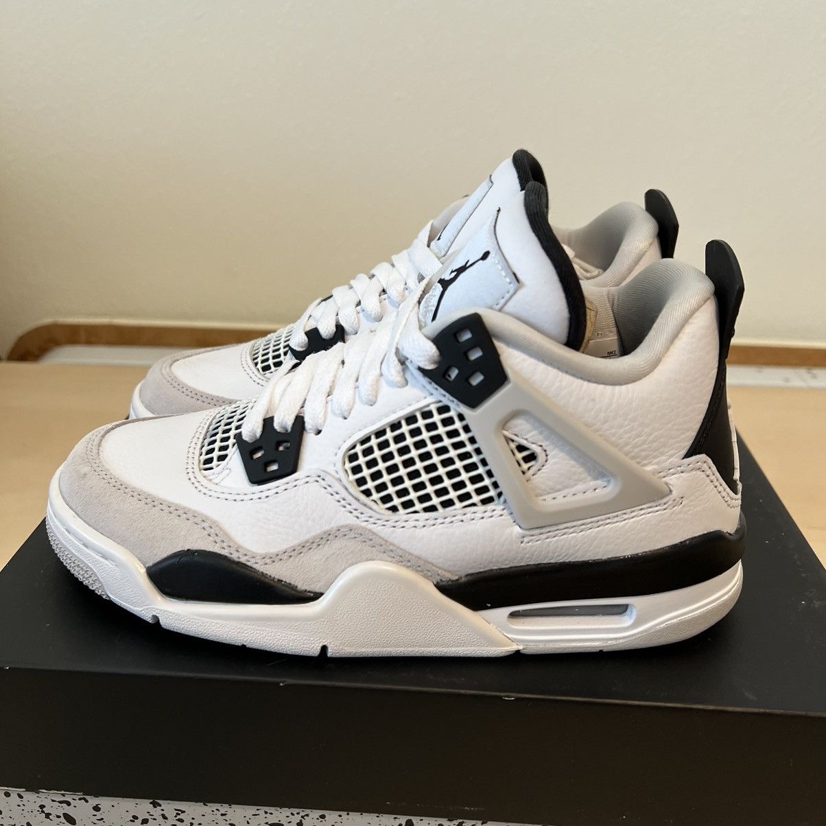Jordan Brand Jordan 4 Retro Military Black (GS) 3.5Y Size US 5 / EU 37 - 3 Thumbnail