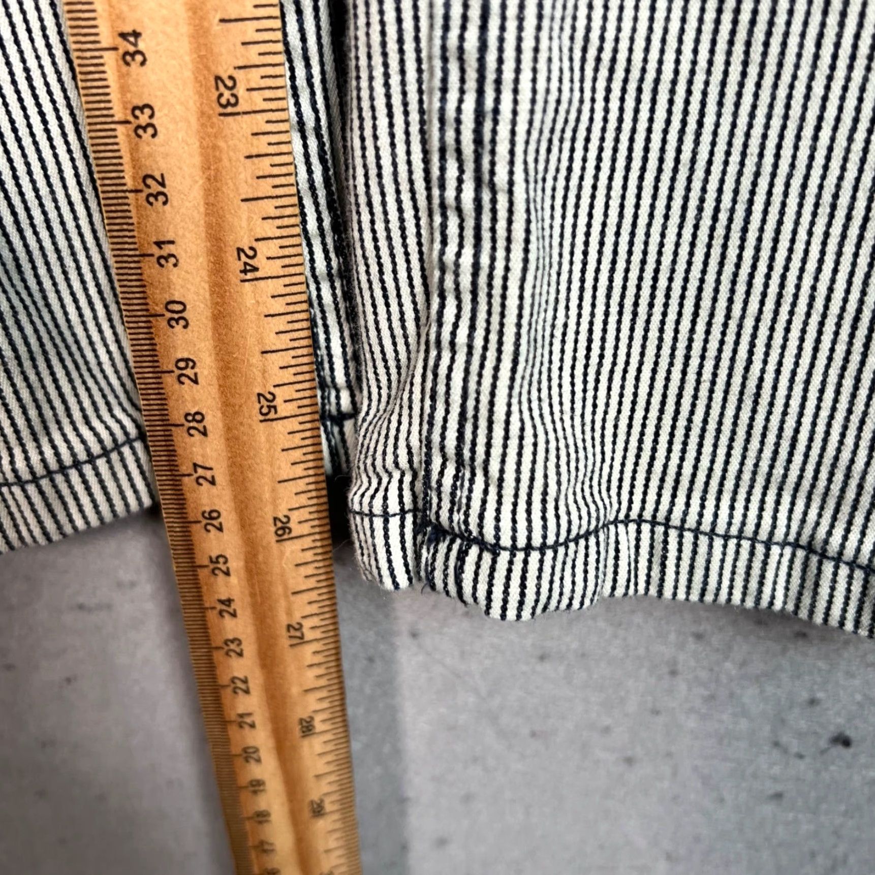 Calvin Klein Calvin Klein Womens Jeans Slim Fit Midthin Denim Stretch Pinstripe Skinny 28x27 White 28 Regular Cotton Blend Womens Jeans 90s Inspired? Size 28" / US 6 / IT 42 - 7 Thumbnail