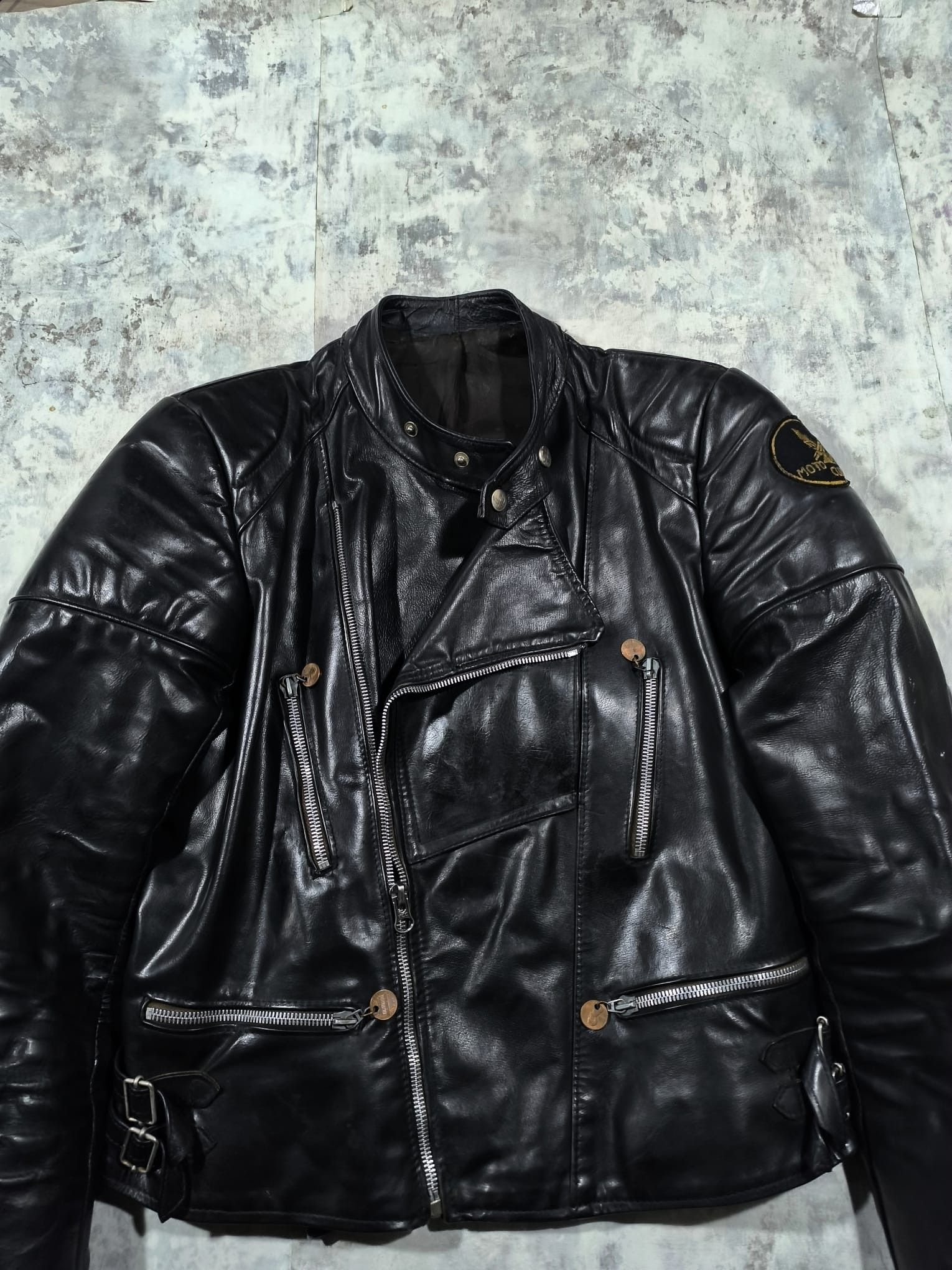 Leather vintage heavyweight trashed moto biker leather jacket 80s Size US L / EU 52-54 / 3 - 12 Thumbnail