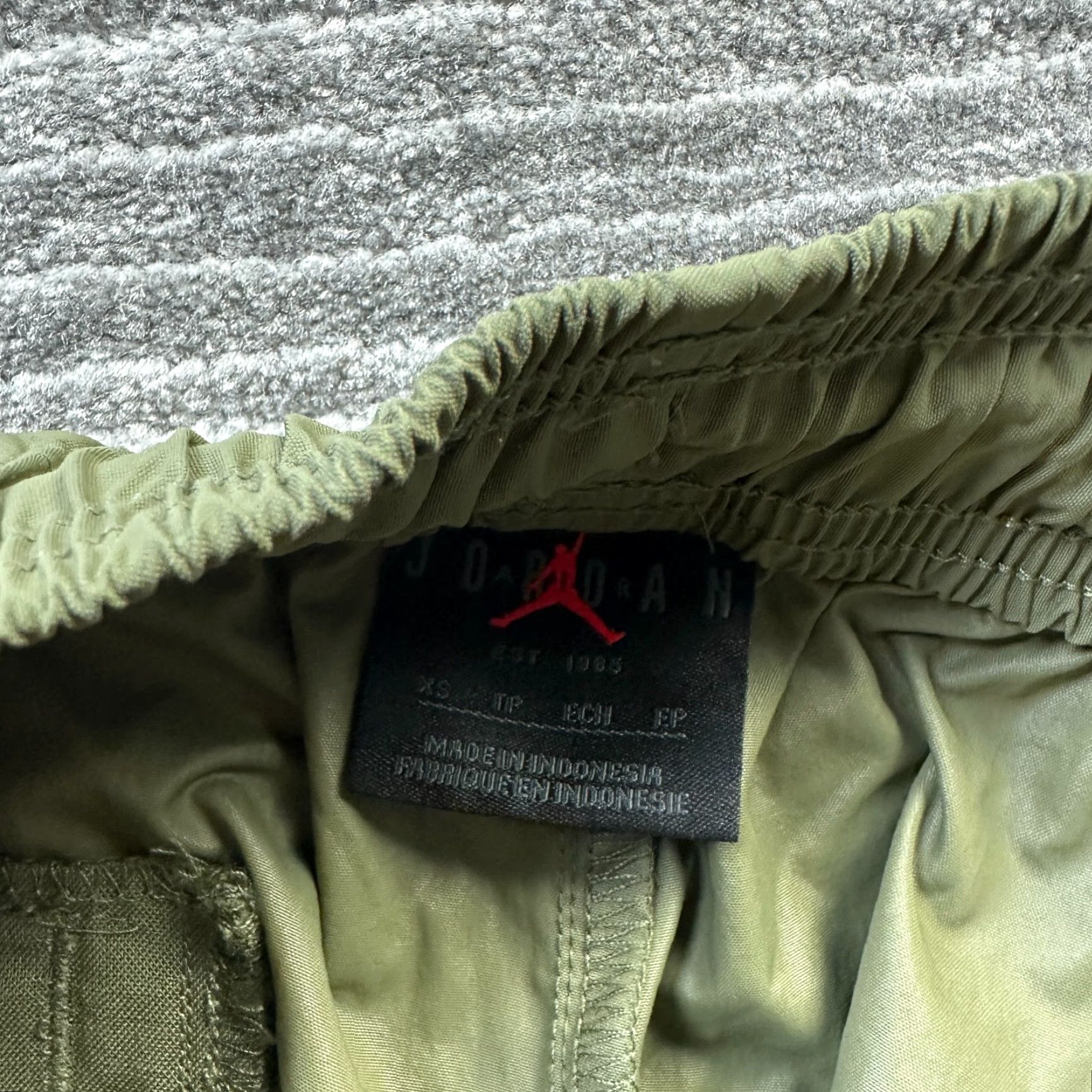 Jordan Brand Jordan Pants Mens Extra Small Beige Green Essentials Woven Jumpman Size US 27 - 6 Thumbnail