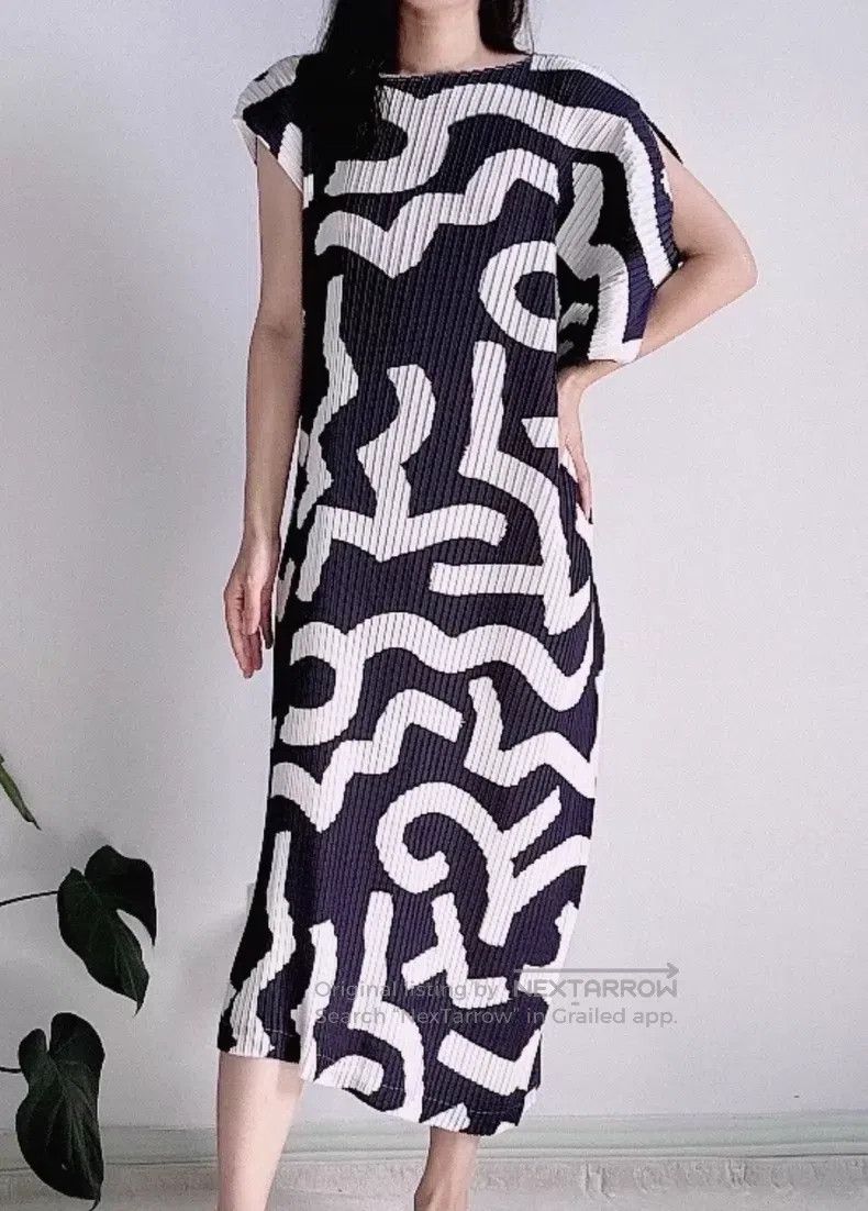 Issey Miyake Issey Miyake Black Dress Size M / US 6-8 / IT 42-44 - 1 Thumbnail