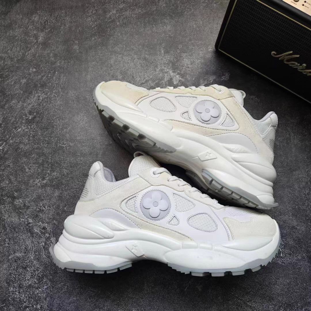 Louis Vuitton LV RUN55 white running shoe 38 Size US 7 / IT 37 - 8 Thumbnail
