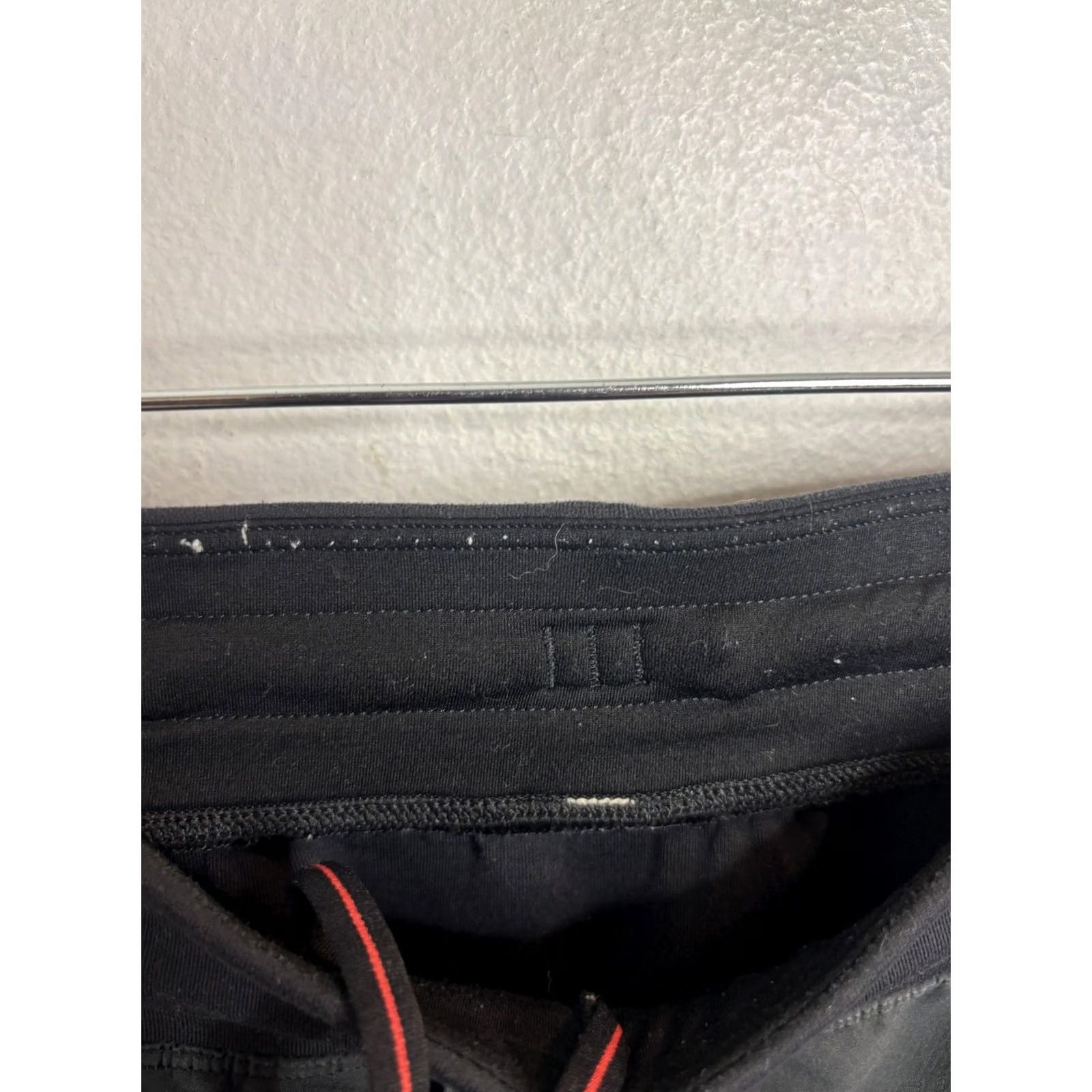 Lululemon Lululemon Shorts Mens Large Black Gray Athletic Drawstring Pockets Logo Size US 31 - 4 Thumbnail