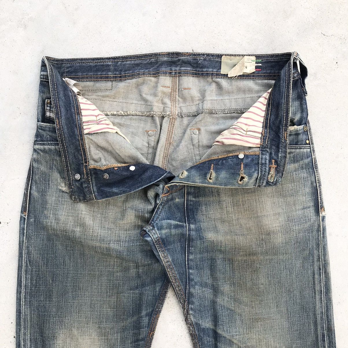 Diesel 2000's Diesel Industry - Timmen Distress Washed Jeans Size US 32 / EU 48 - 7 Thumbnail