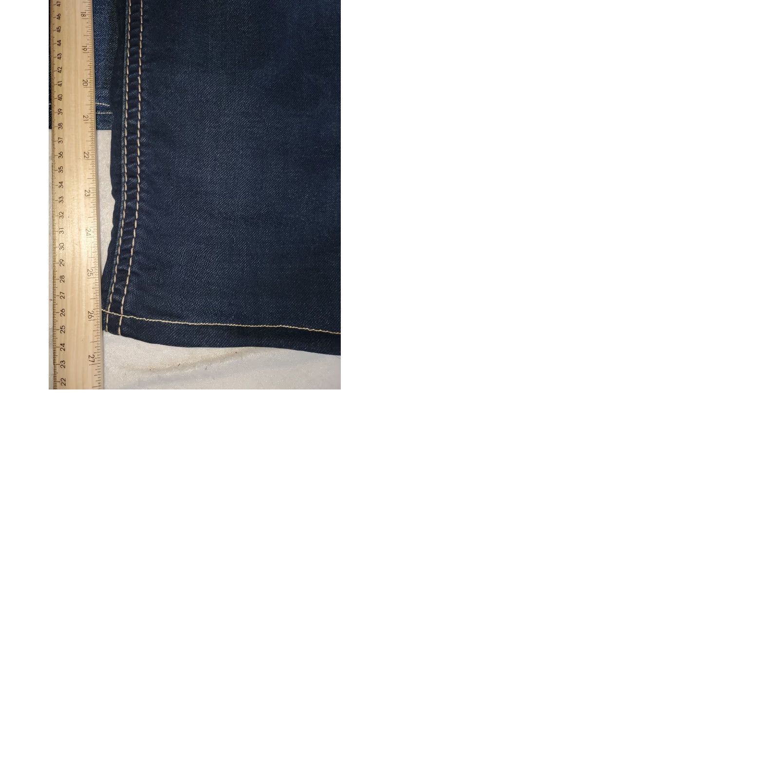 Silver Jeans Co. VINTAGE Silver Jeans Grayson Jeans Classic Medium Wash Mens Sz 40 Capri Length 2 Pair Modified Length Men 40 Blue Denim 5-Pocket Bootcut Capris Size US 40 / EU 56 - 11 Thumbnail