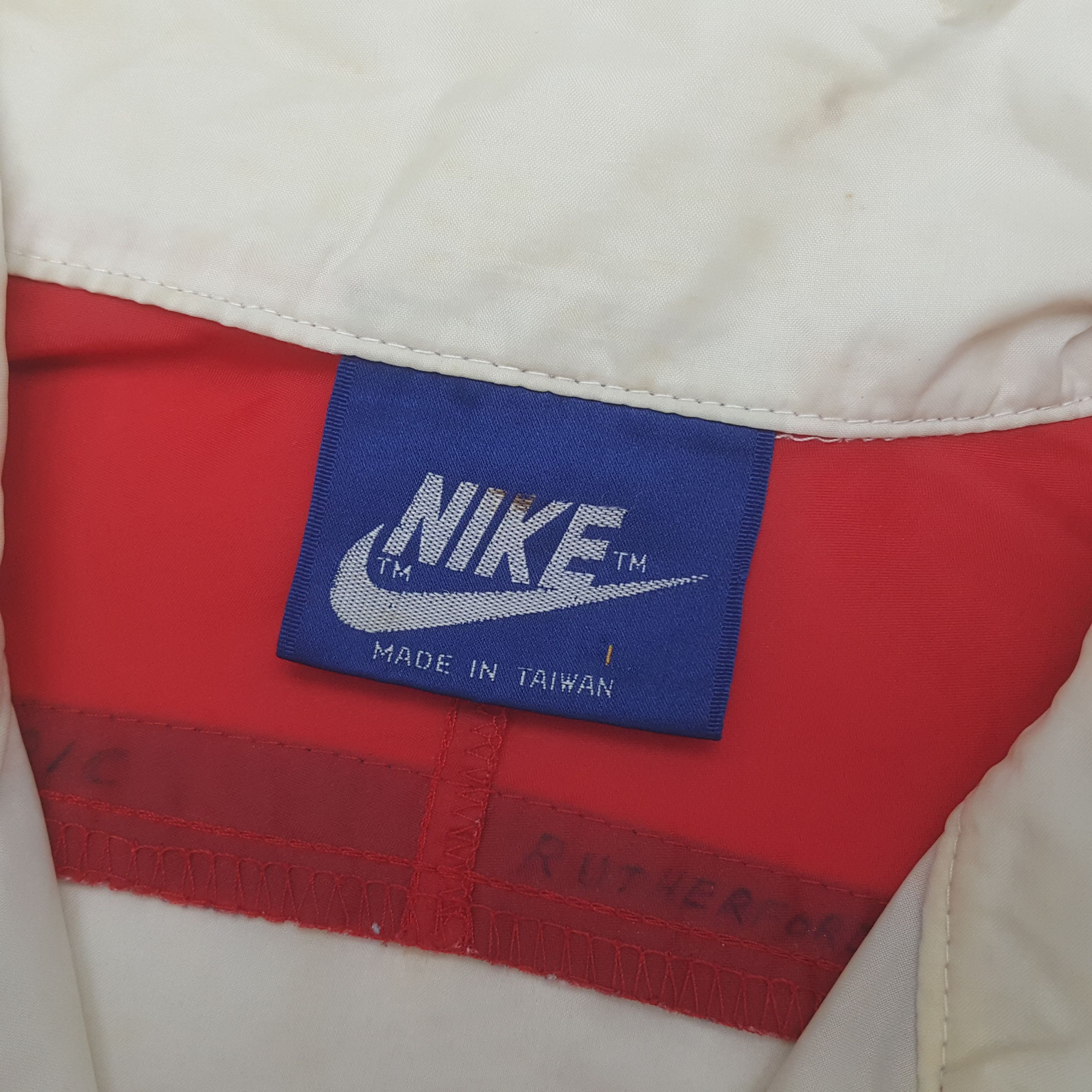Nike Vintage NIKE Half Zipper Outdoor Windbreaker Jacket RR8 Size US L / EU 52-54 / 3 - 5 Thumbnail