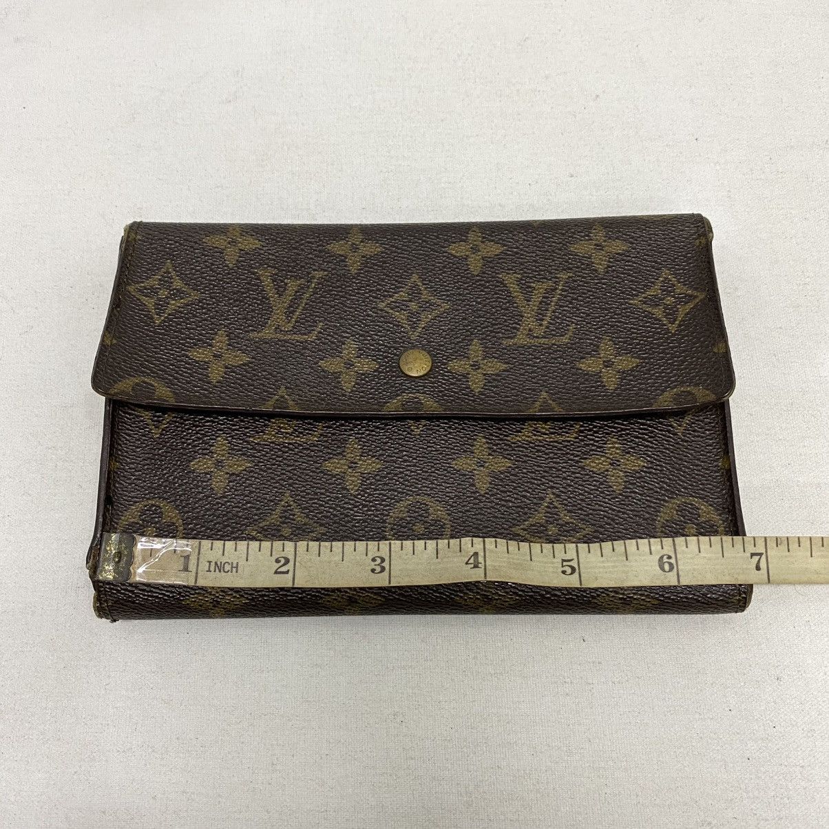 Louis Vuitton ‼️LASTDROP‼️ AUTHENTIC LOUIS VUITTON MONOGRAM WALLET Size ONE SIZE - 12 Thumbnail