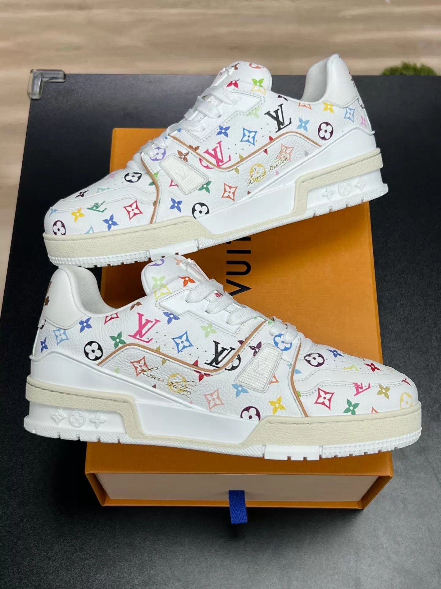 Louis Vuitton LV Trainer x TM White 38.5 Near New Rare Vtg Box & Accs Size US 8 / IT 38 - 5 Thumbnail