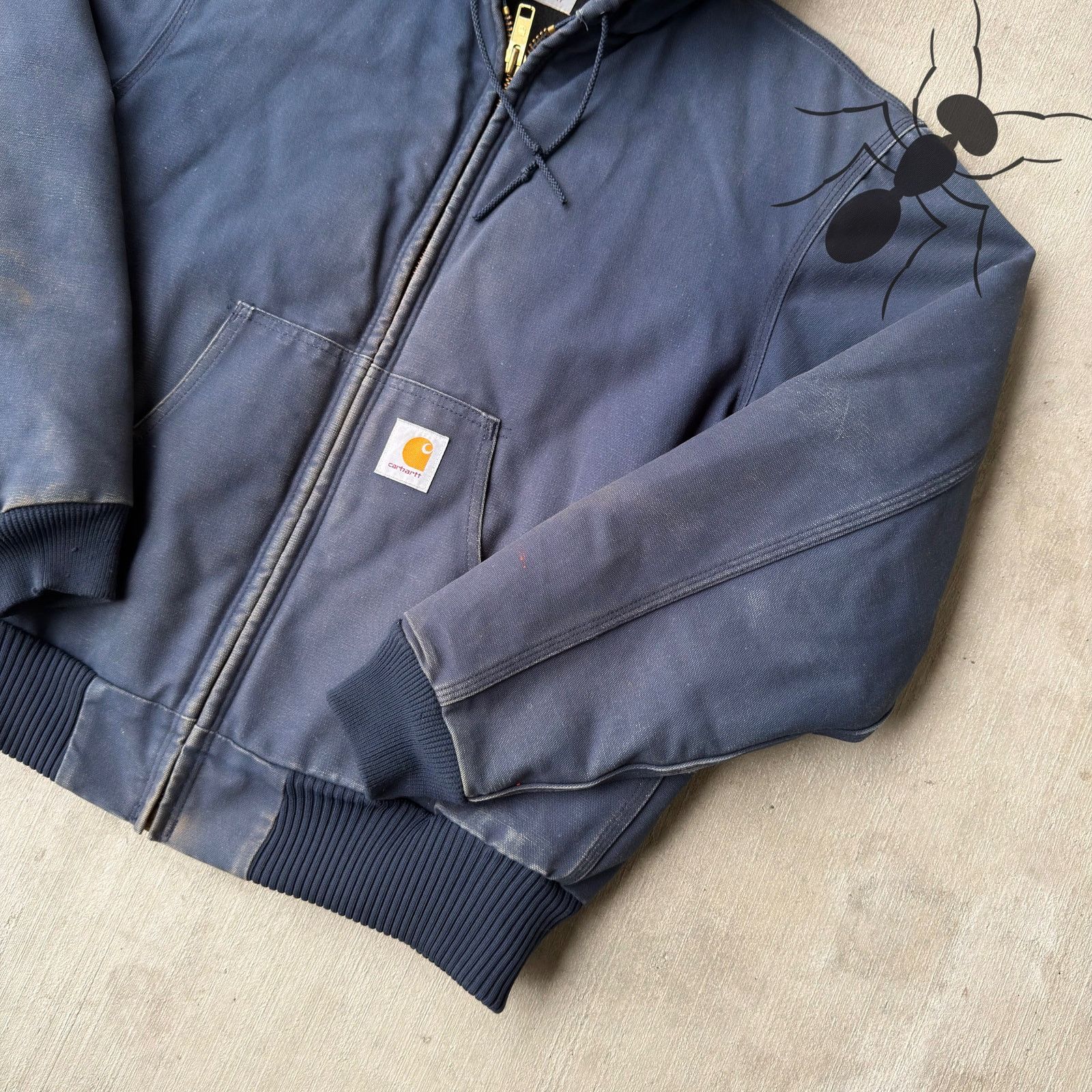 Vintage Y2K Carhartt J04 NVY blue hooded work wear jacket
