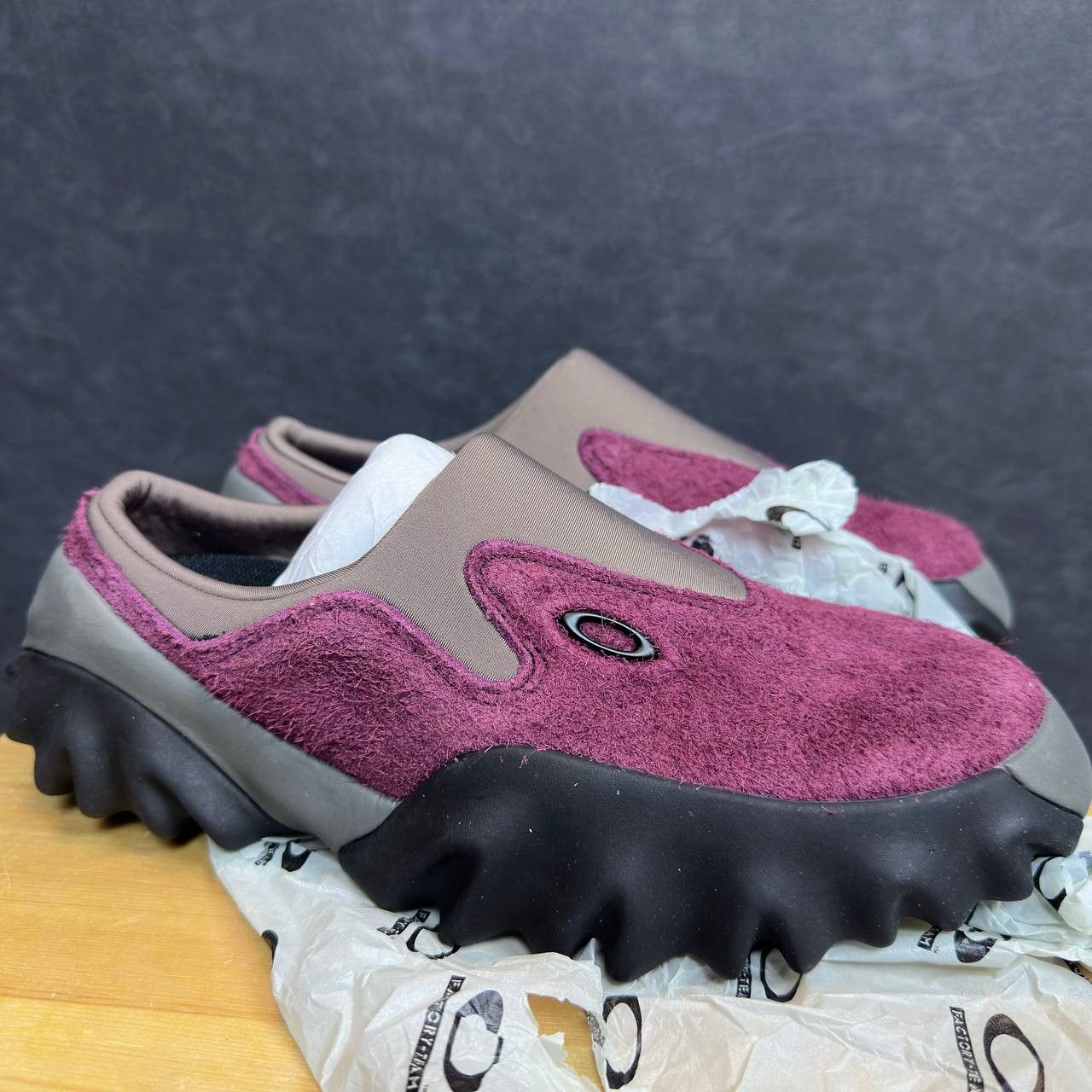 Brain Dead × Oakley Oakley x Brain Dead Chop Saw Mule New Rare 5.5 Size US 5.5 / IT 35.5 - 1 Thumbnail