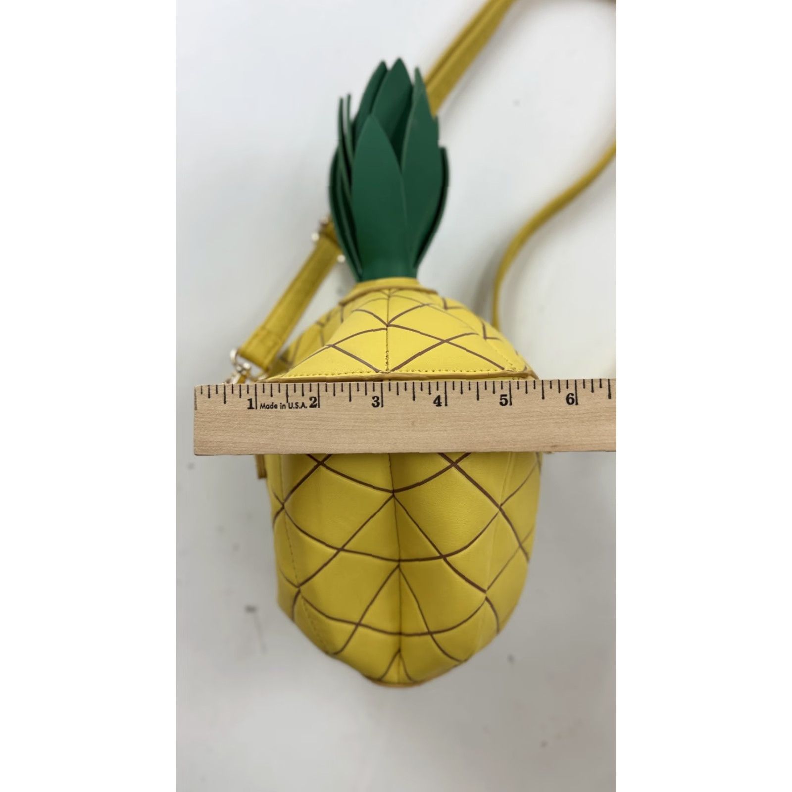 Mad Engine SpongeBob SquarePants Pineapple Crossbody Bag Womens Yellow Nickelodeon Size 28" / US 6 / IT 42 - 8 Thumbnail