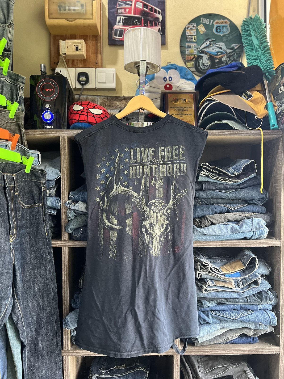 Other 🔥Distressed Live Free And Hunt Hard Sleeveless Size US L / EU 52-54 / 3 - 1 Thumbnail