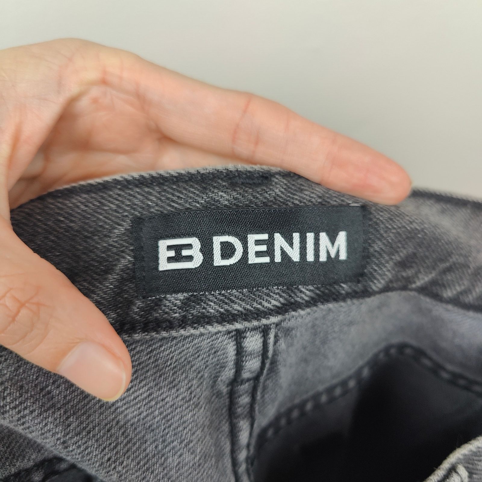 EB Denim EB Denim Jeans Womens 25 Charcoal Wash Straight Leg Pieced Size 25" / US 0 / IT 36 - 9 Thumbnail
