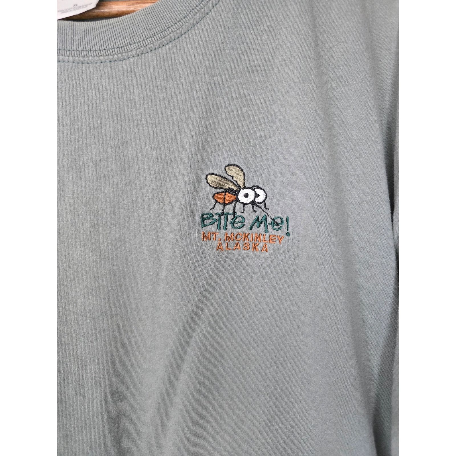 Gildan Alaska Mount Mckinley T-shirt Bite Me Mosquito Gray XL Tee Size US XL / EU 56 / 4 - 2 Thumbnail
