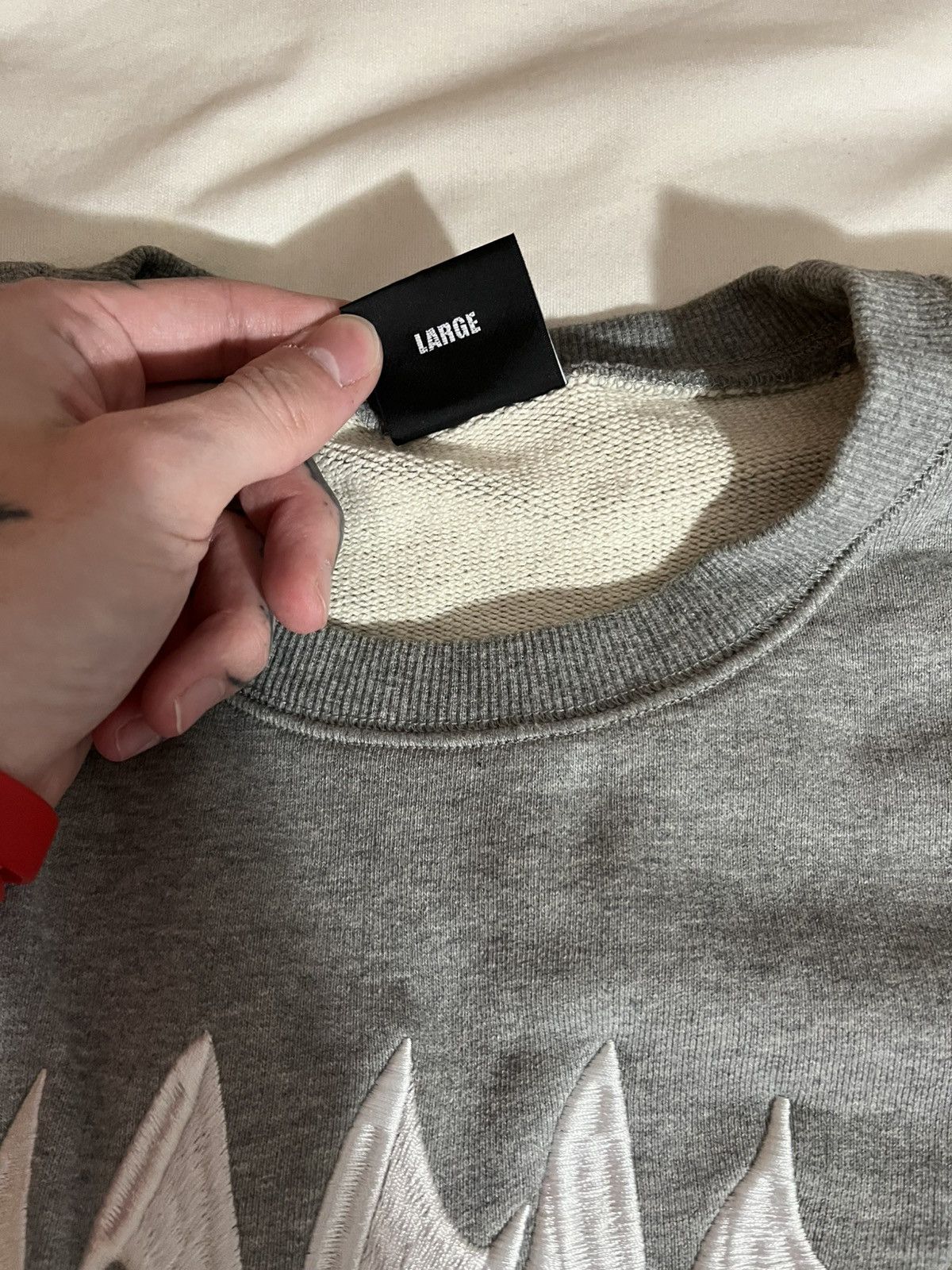 Revenge Revenge grey embroidered crew neck Size US L / EU 52-54 / 3 - 4 Thumbnail