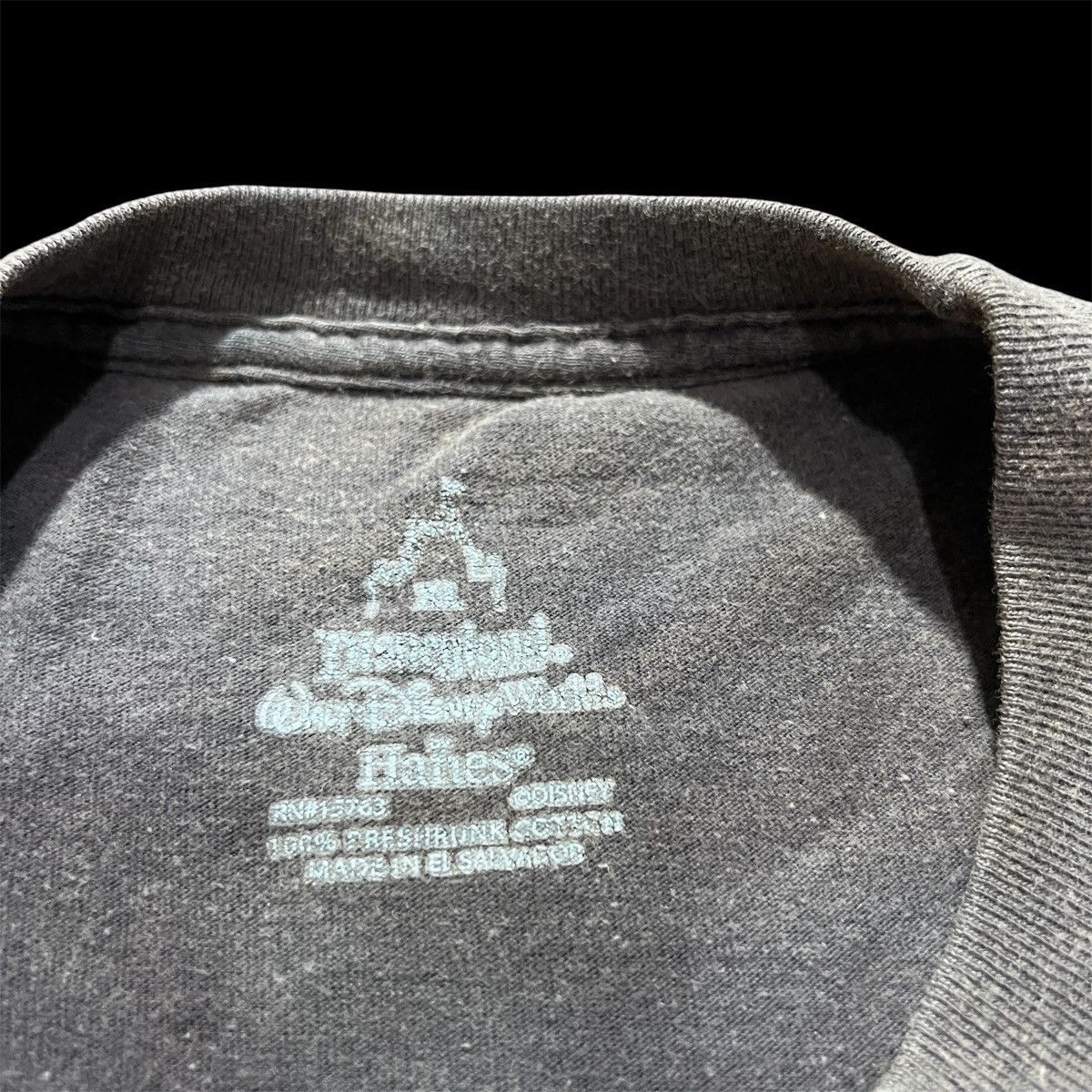 Disney Pirates of the Caribbean Movie Tee XL Faded Thrashed skull Size US XL / EU 56 / 4 - 4 Thumbnail