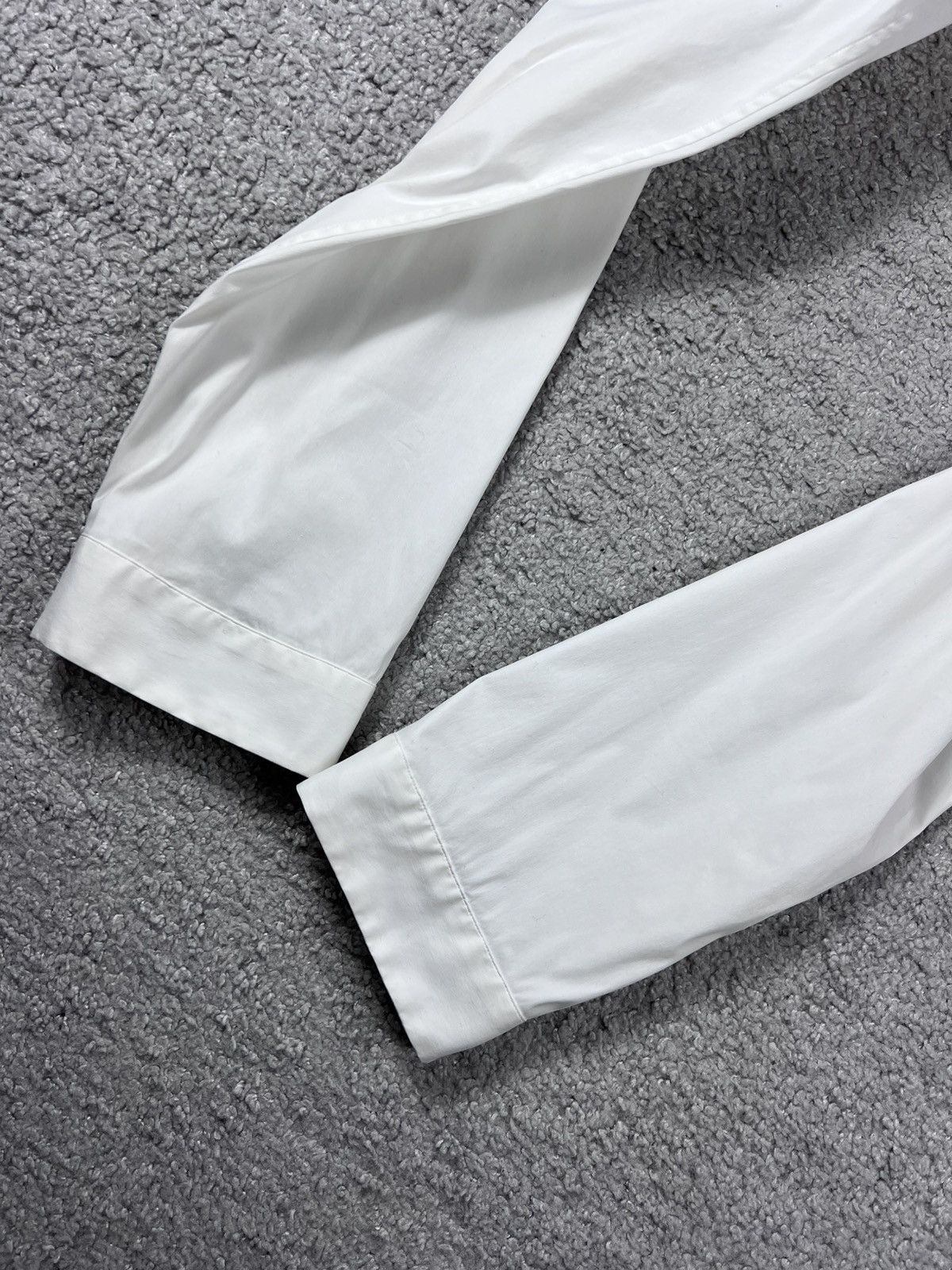Prada Prada White Triangle Shirt Size M Size US M / EU 48-50 / 2 - 13 Thumbnail