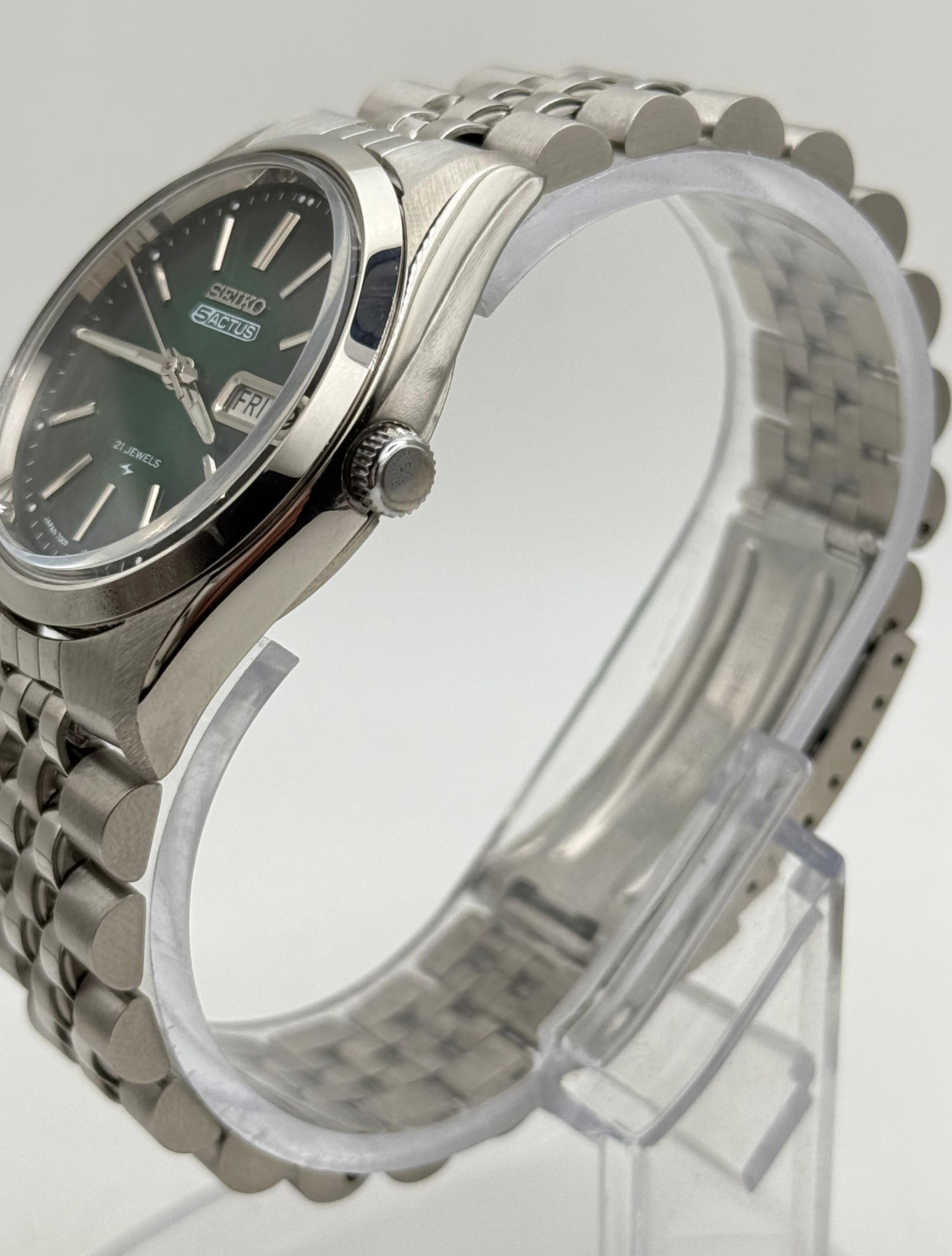 Japanese Brand Classic Men's Wrist Watch Size 36 - 6 Thumbnail