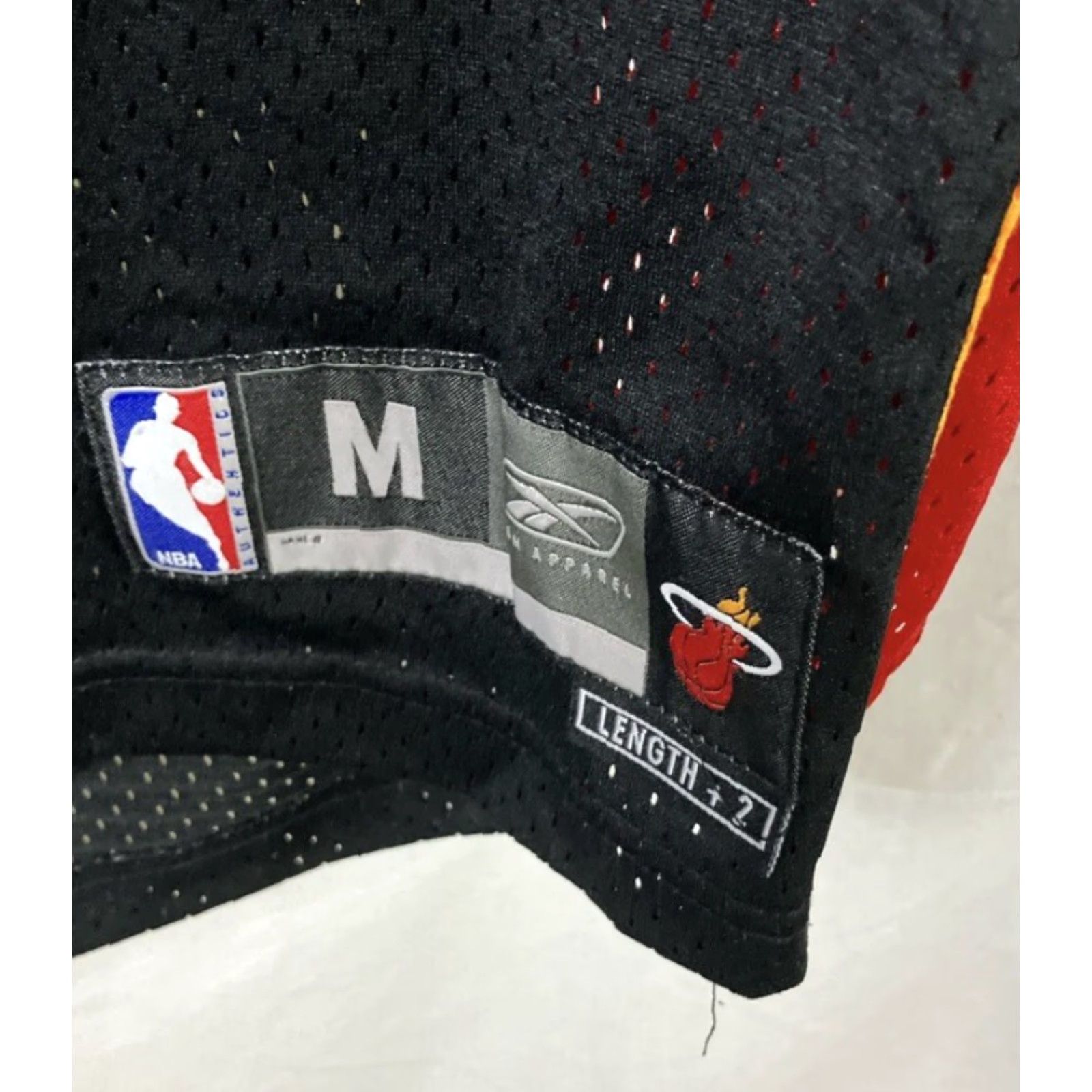 Reebok Men's Reebok NBA Miami Heat Legend jersey Shaquille O'Neil #32 Medium M Black Red Basketball User-Activewear Mens Size US M / EU 48-50 / 2 - 4 Thumbnail