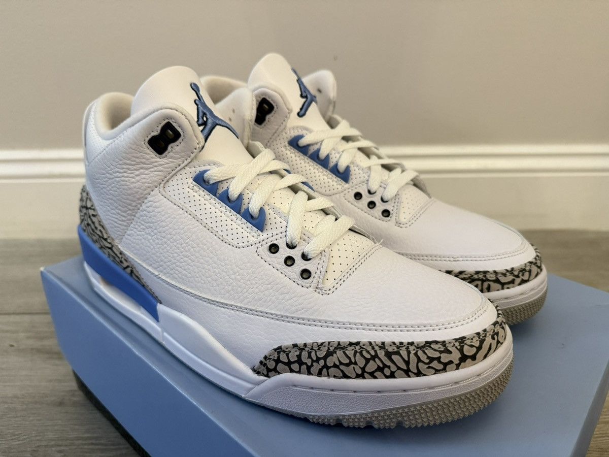 Jordan Brand Air Jordan 3 Retro UNC White Valor Blue Tech Grey Size 12 Size US 12 / EU 45 - 4 Thumbnail