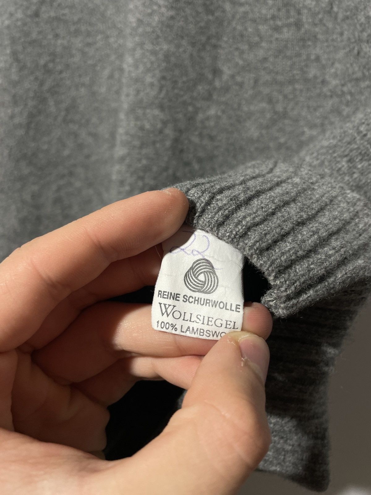 Mercedes-Benz × Vintage Vintage Mercedes Benz Wool V-Neck Sweater Size US M / EU 48-50 / 2 - 4 Thumbnail