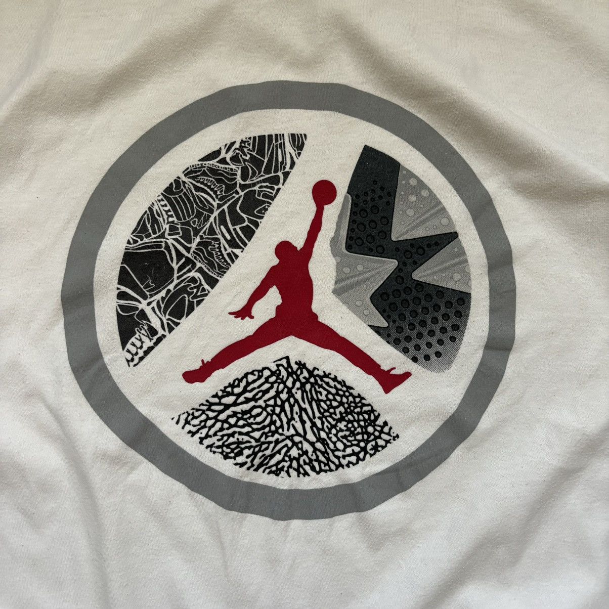Jordan Brand × Vintage Rare Vintage Jordan T-Shirt Size US XL / EU 56 / 4 - 2 Thumbnail