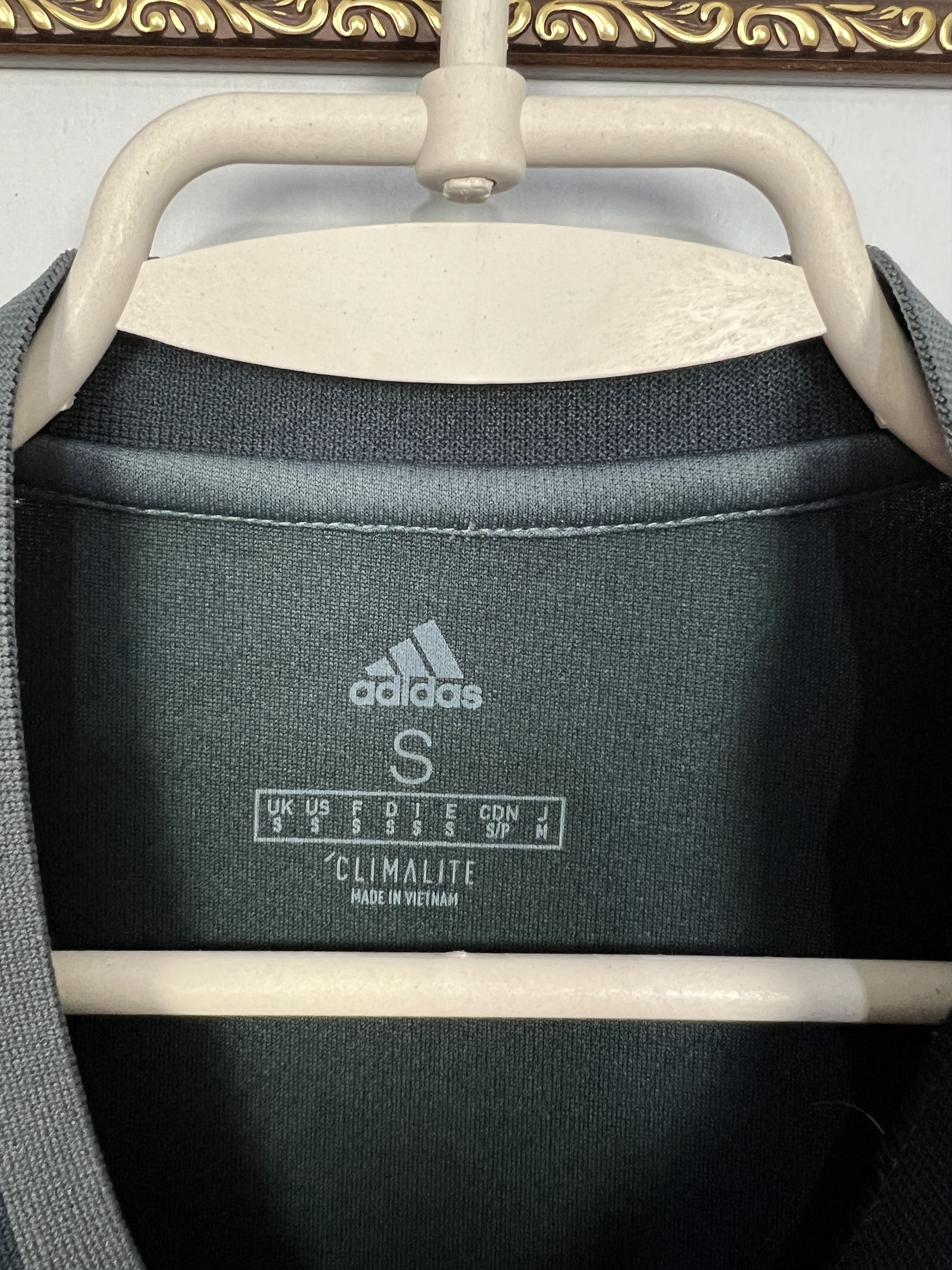 Adidas Real Madrid Away football shirt 2018 Soccer Adidas Jersey Size US S / EU 44-46 / 1 - 6 Thumbnail
