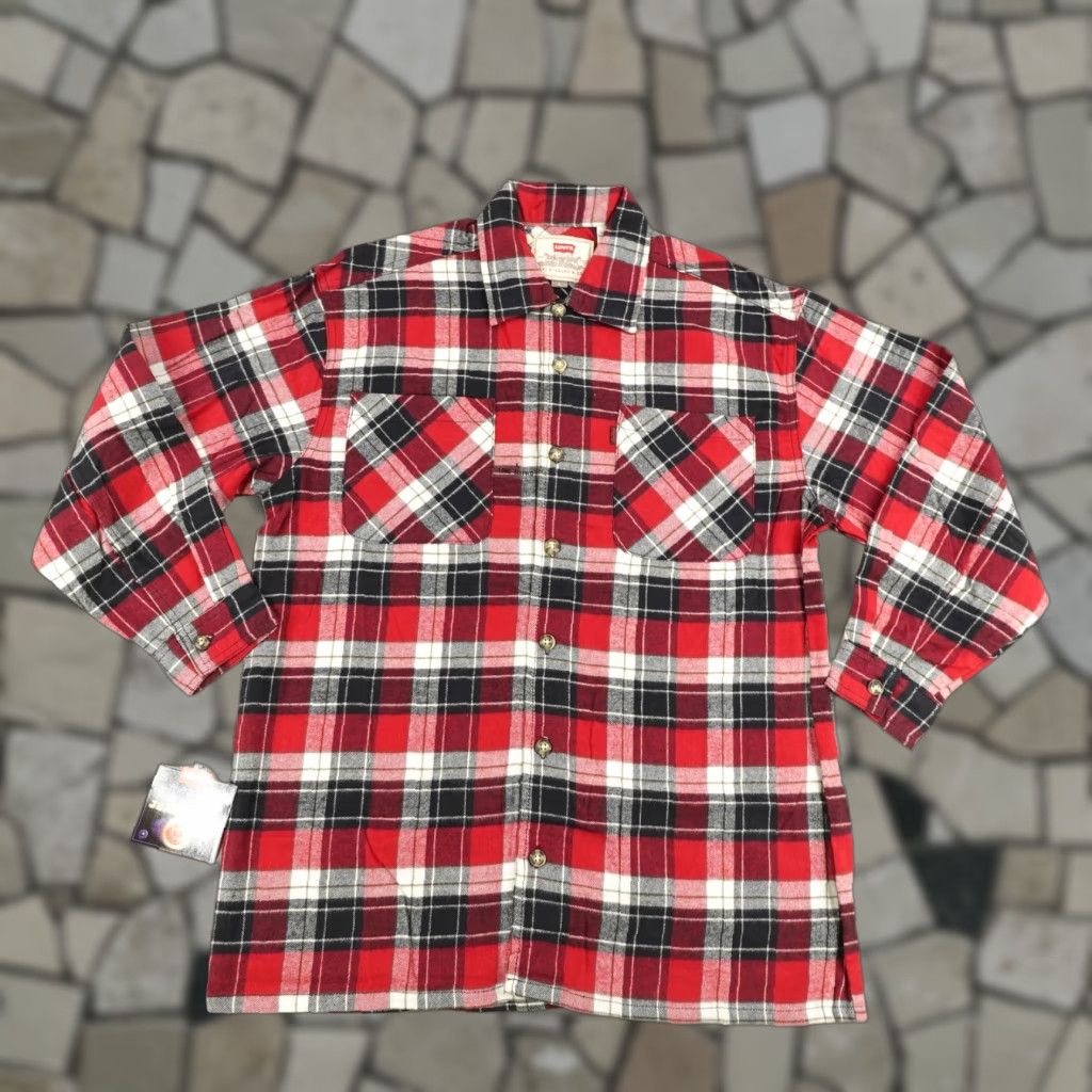 Levi's VINTAGE Levi's Flannel Shirt Men Large Red Black White Plaid 90s Outdoor All Seasons Size US L / EU 52-54 / 3 - 1 Thumbnail